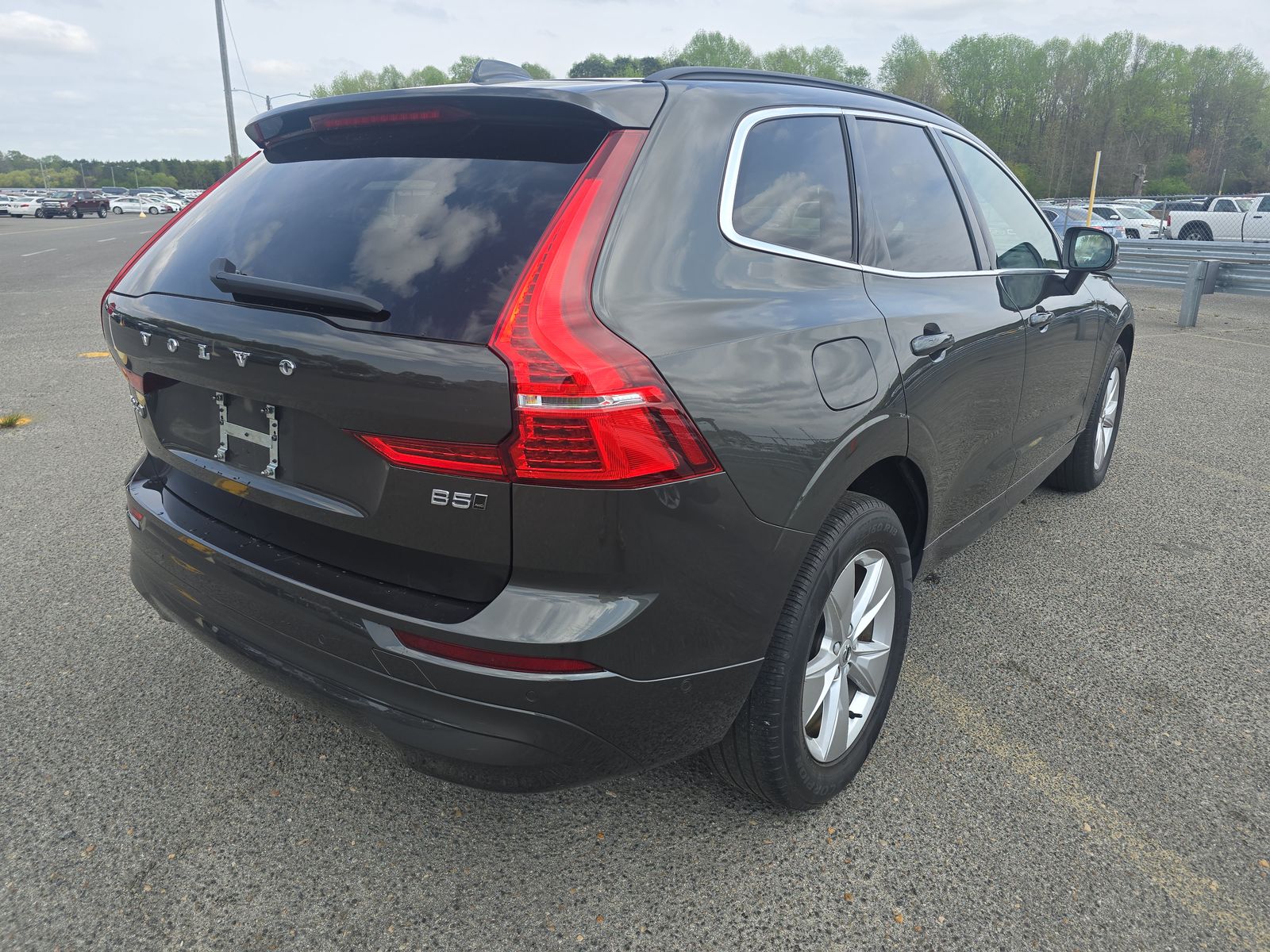 2022 Volvo XC60 B5 Momentum AWD