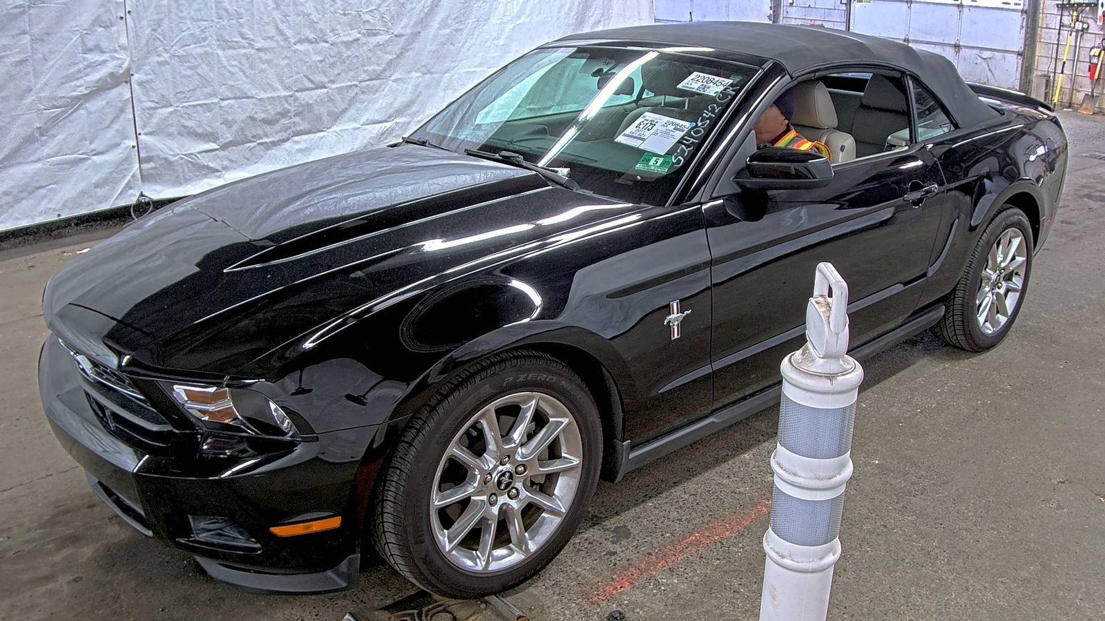 2011 Ford Mustang V6 Premium RWD