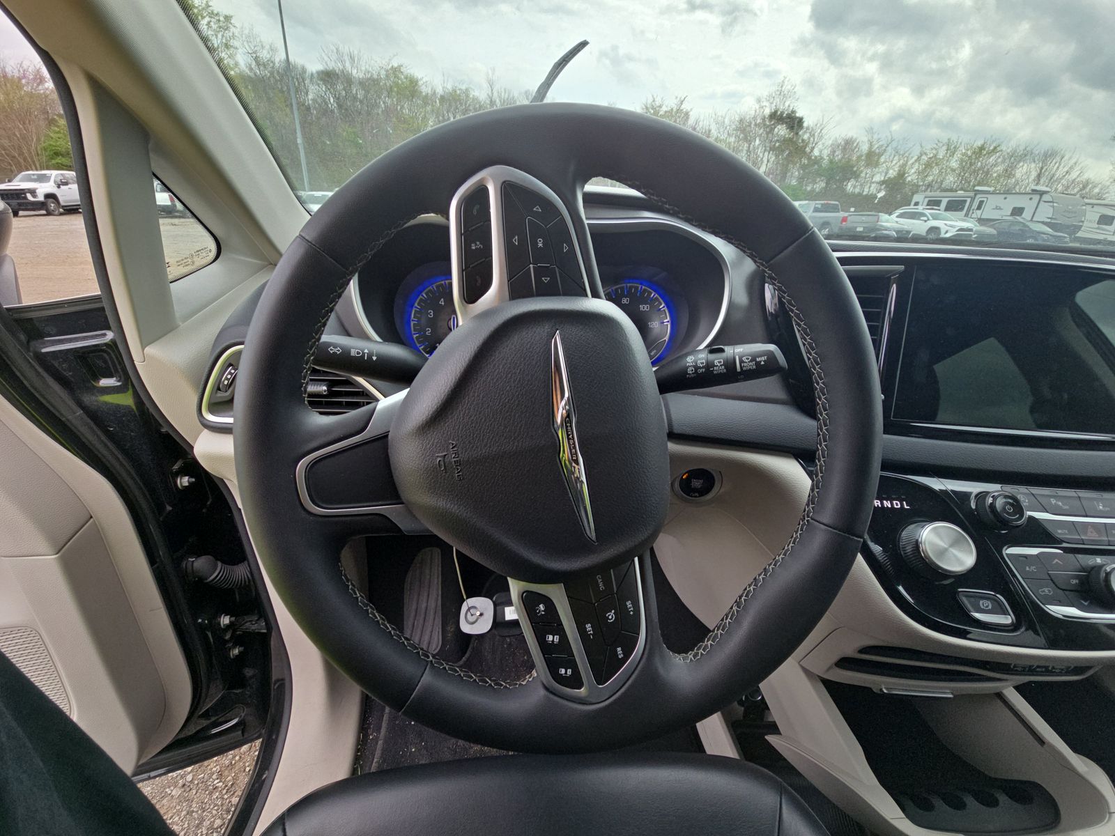 2023 Chrysler Pacifica Touring L FWD