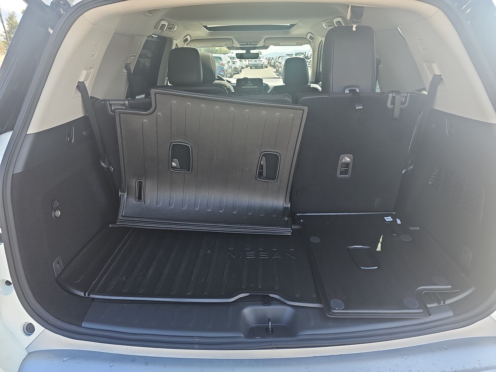2024 Nissan Pathfinder Platinum FWD