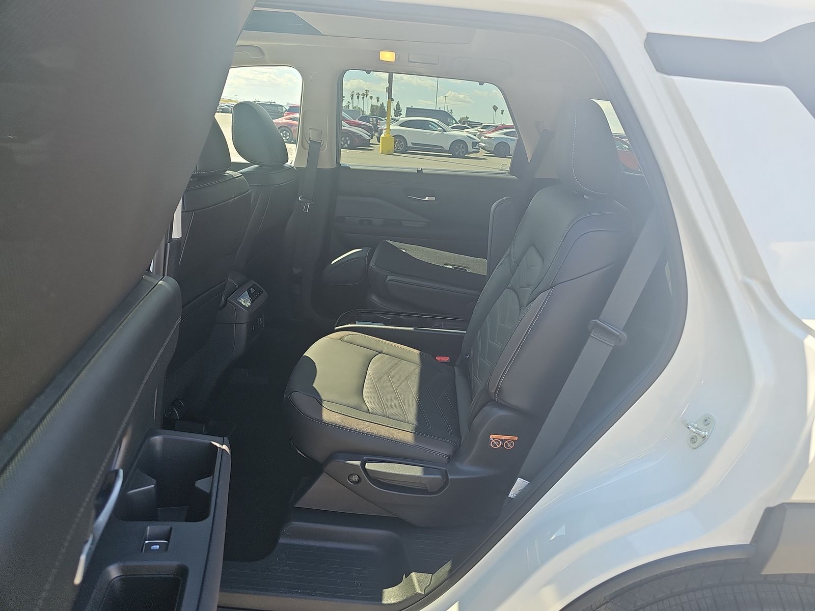 2024 Nissan Pathfinder Platinum FWD
