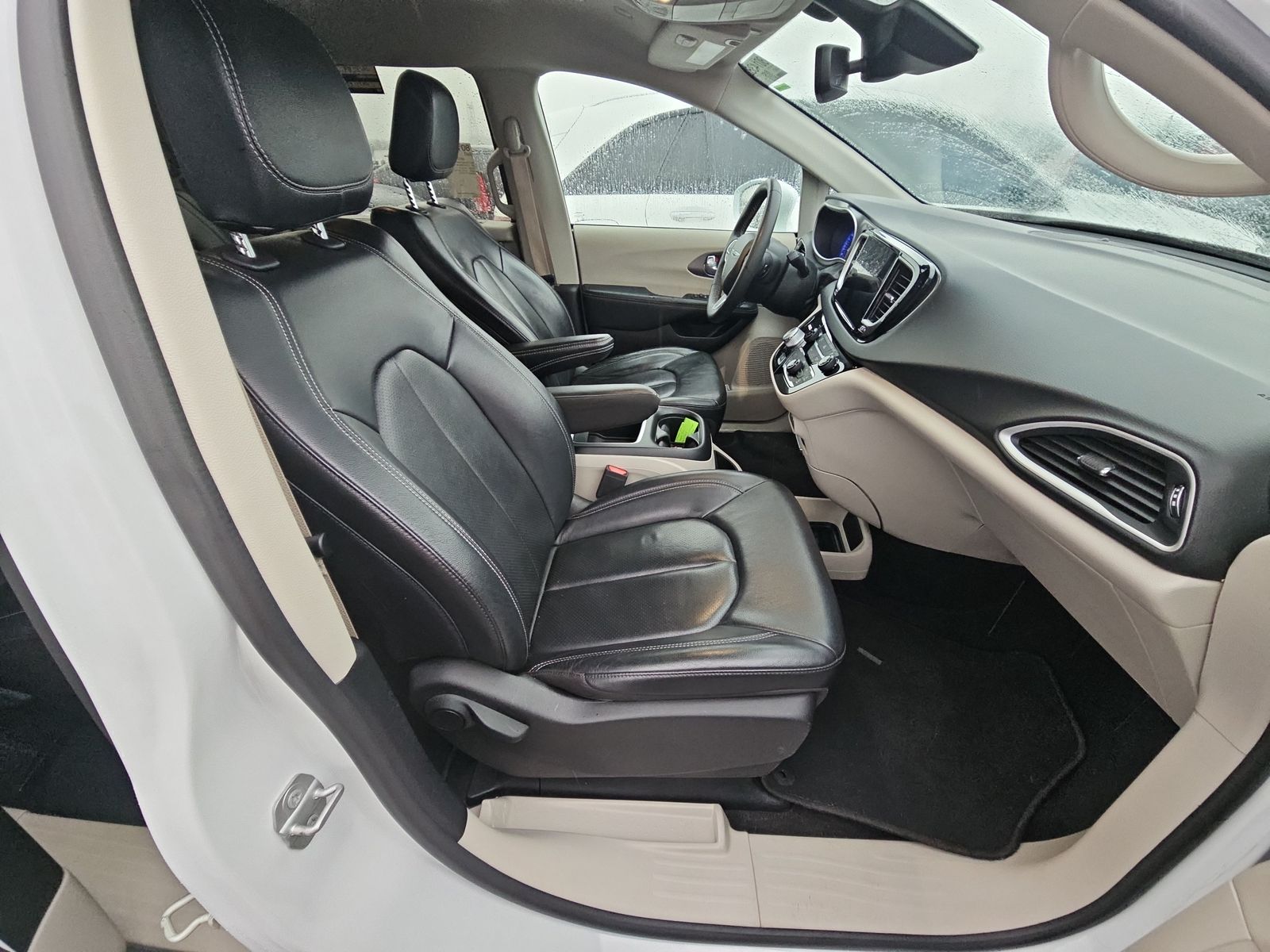 2022 Chrysler Pacifica Touring L FWD