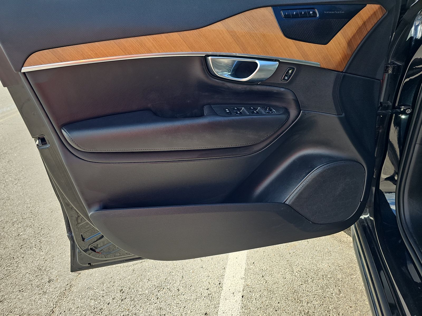 2023 Volvo XC90 B6 Plus AWD