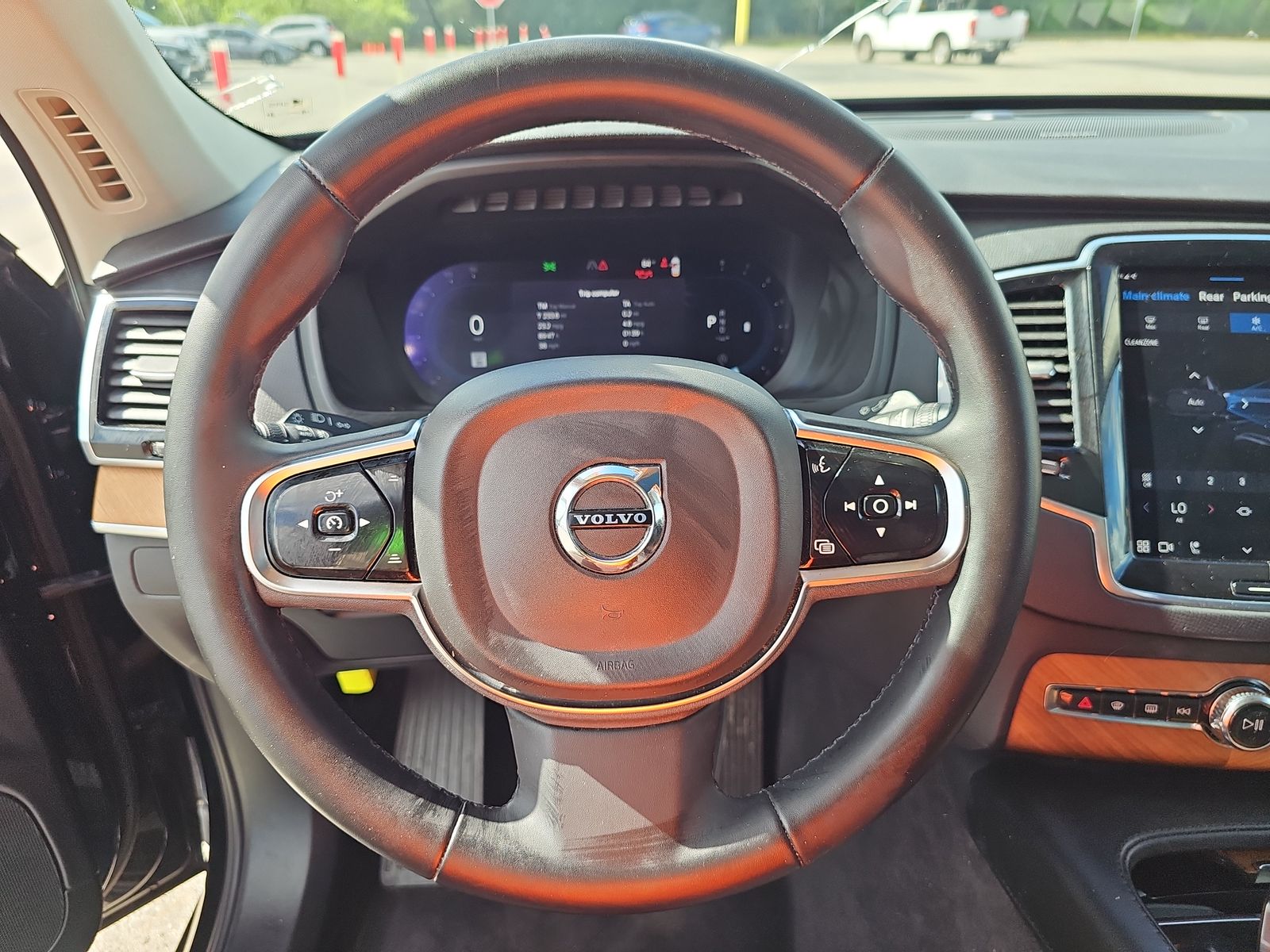 2023 Volvo XC90 B6 Plus AWD