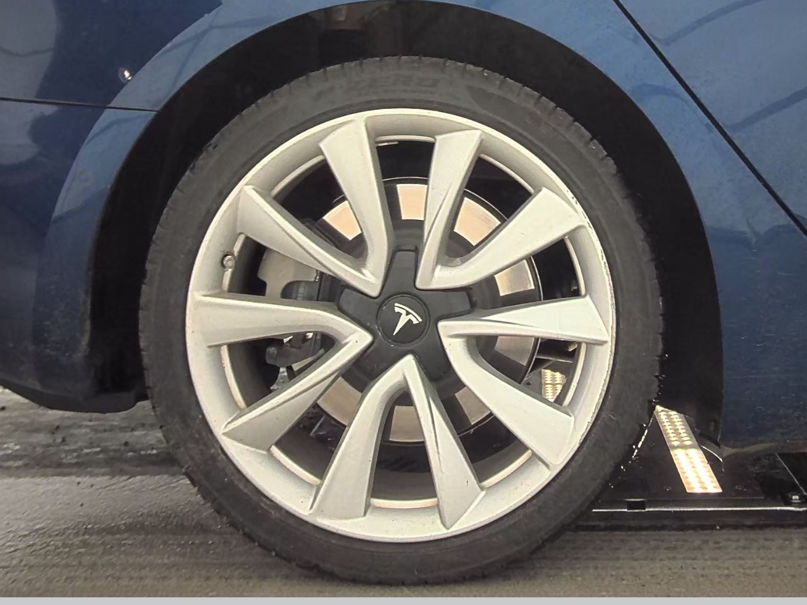 2018 Tesla Model 3 Long Range RWD