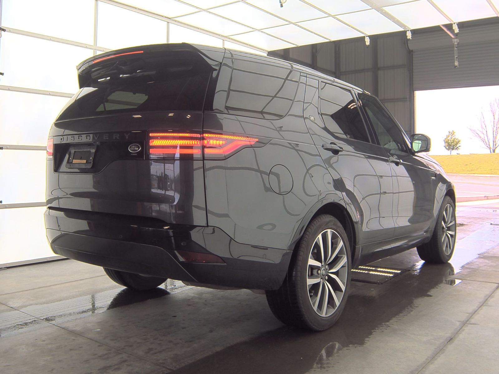 2021 Land Rover Discovery S R-Dynamic AWD