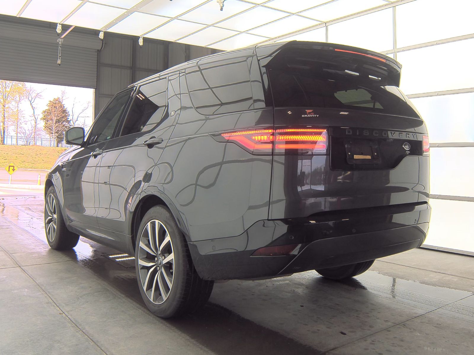 2021 Land Rover Discovery S R-Dynamic AWD