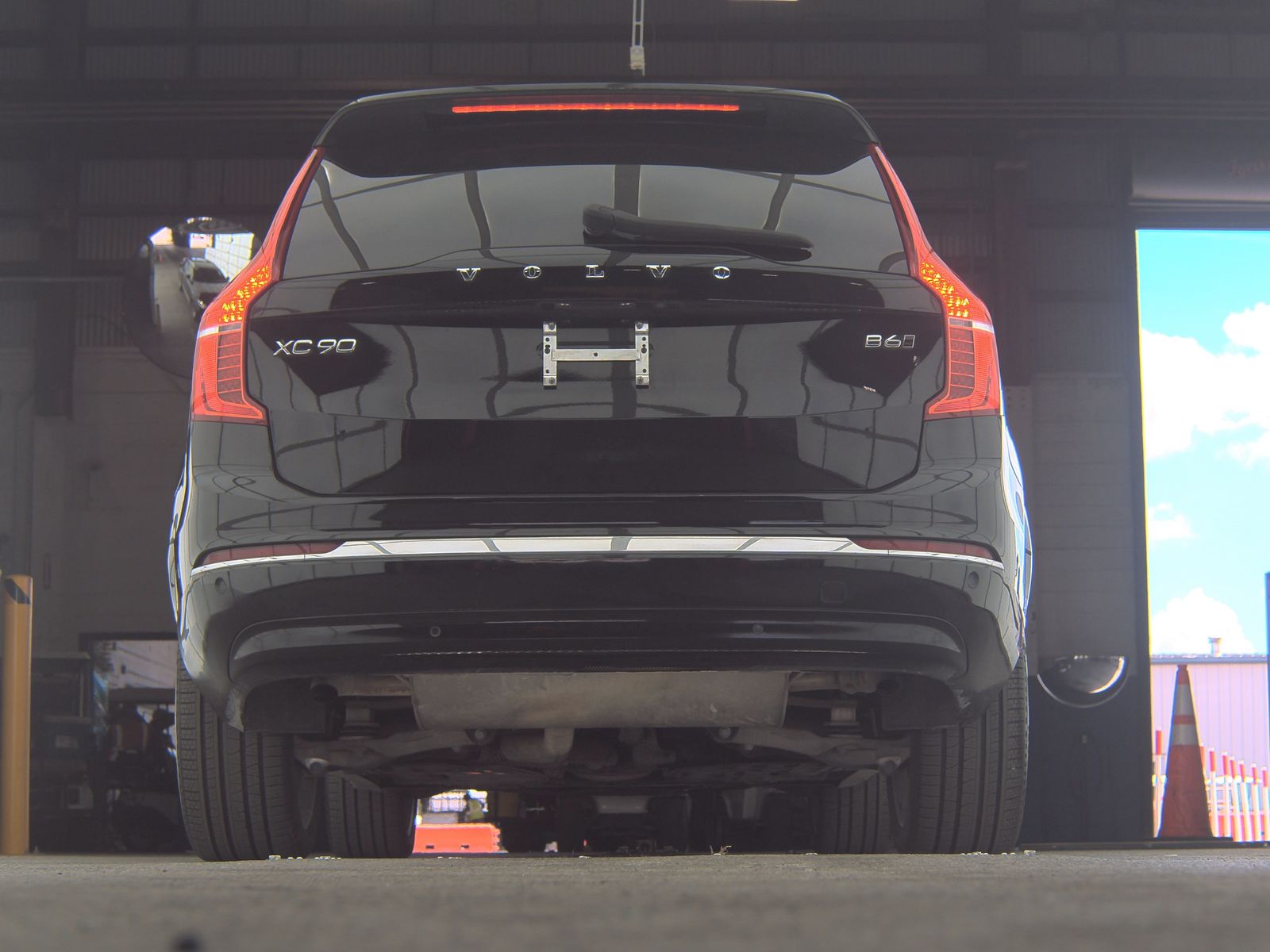 2023 Volvo XC90 B6 Plus AWD