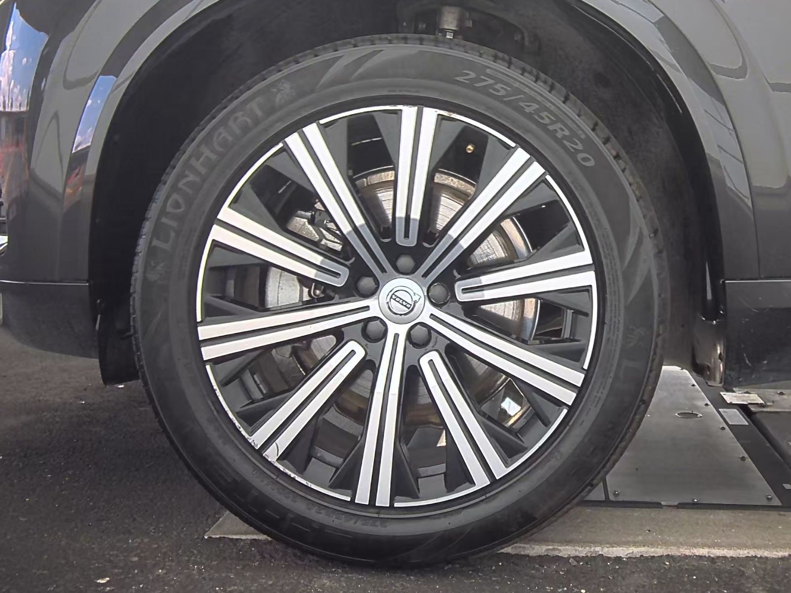 2024 Volvo XC90 B5 Core AWD