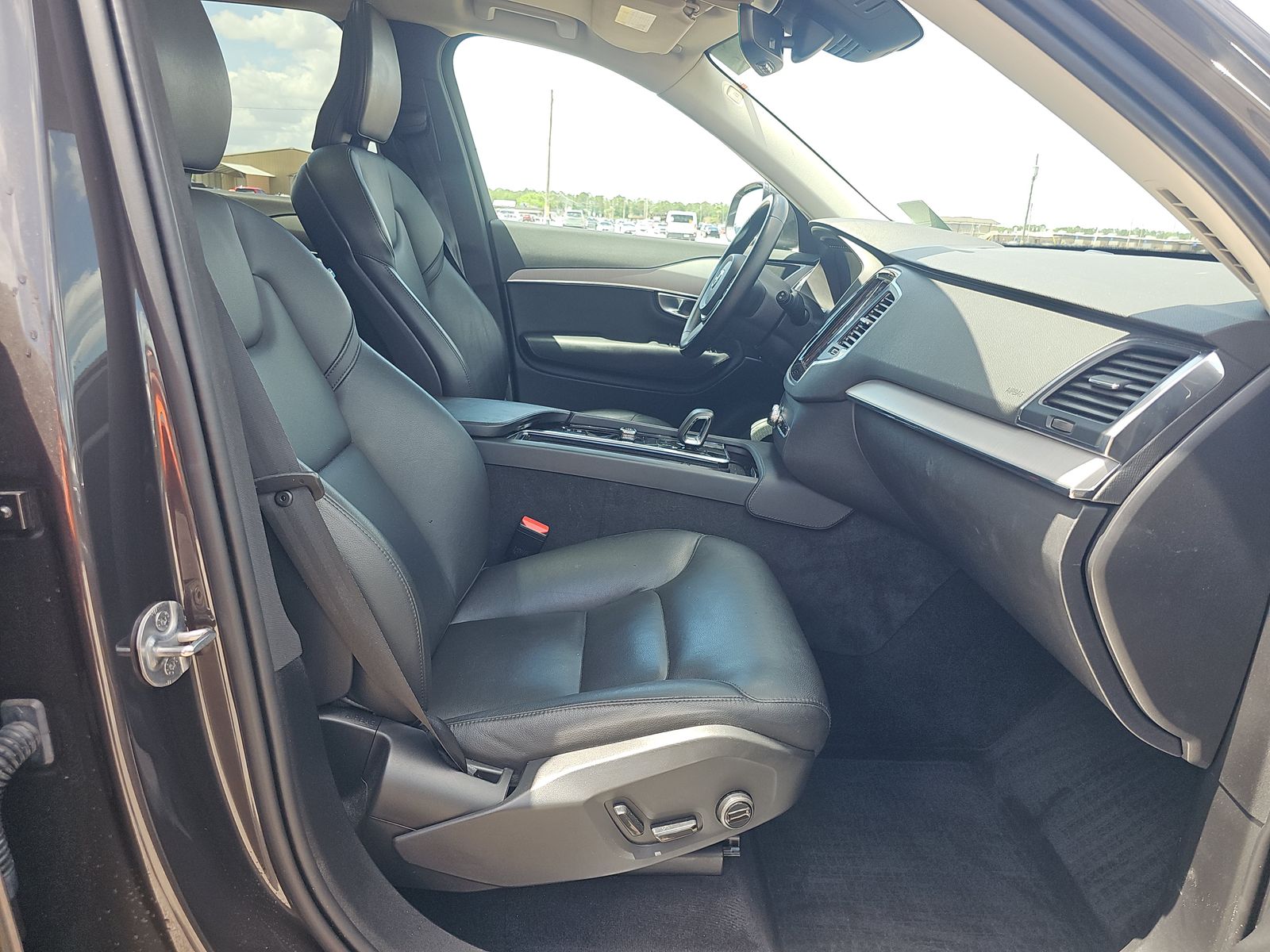 2024 Volvo XC90 B5 Core AWD