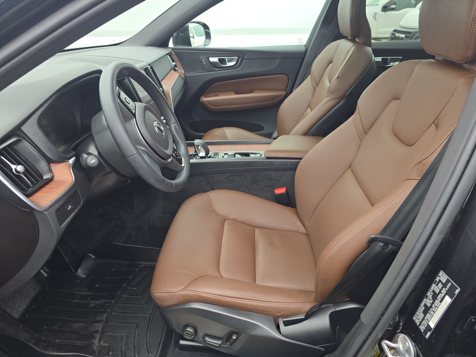 2023 Volvo XC60 B5 Plus AWD