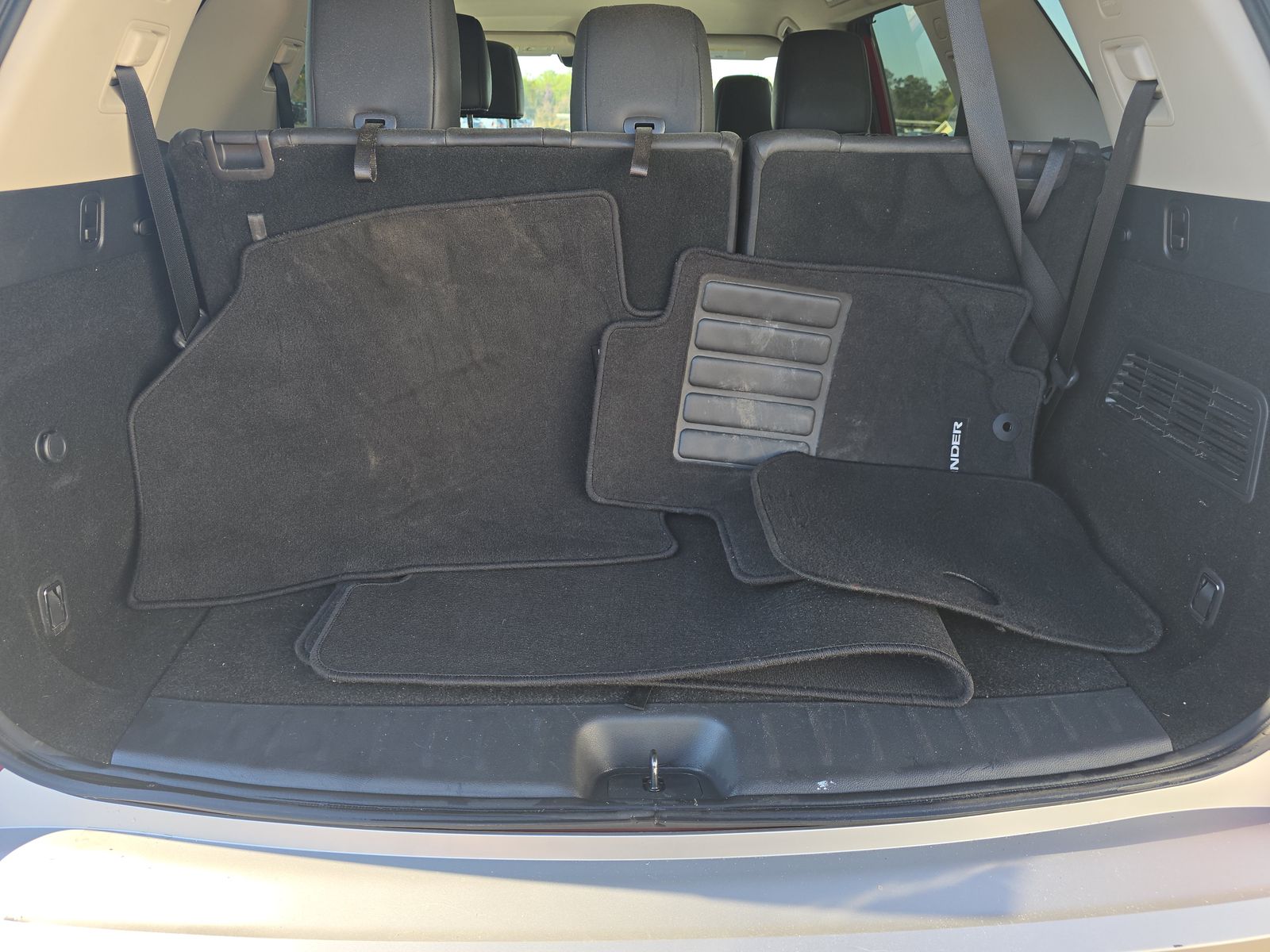 2022 Nissan Pathfinder SL FWD