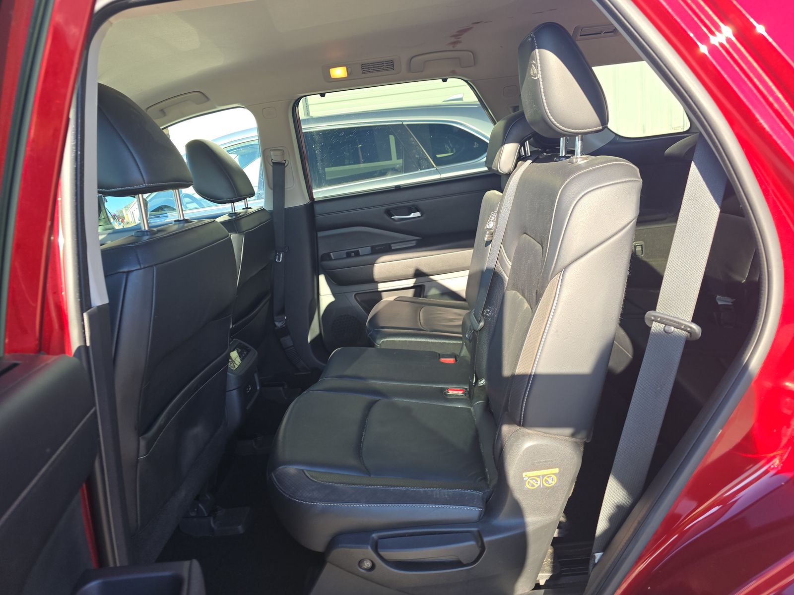 2022 Nissan Pathfinder SL FWD