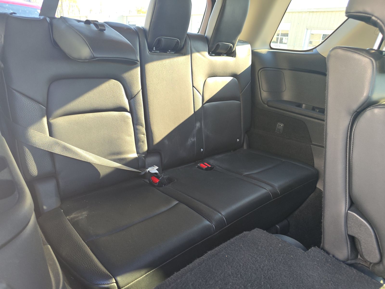 2022 Nissan Pathfinder SL FWD