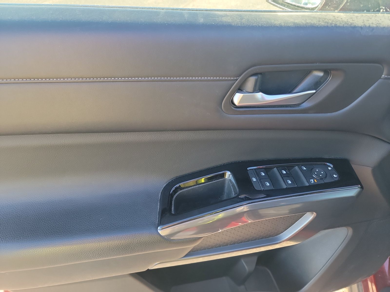 2022 Nissan Pathfinder SL FWD