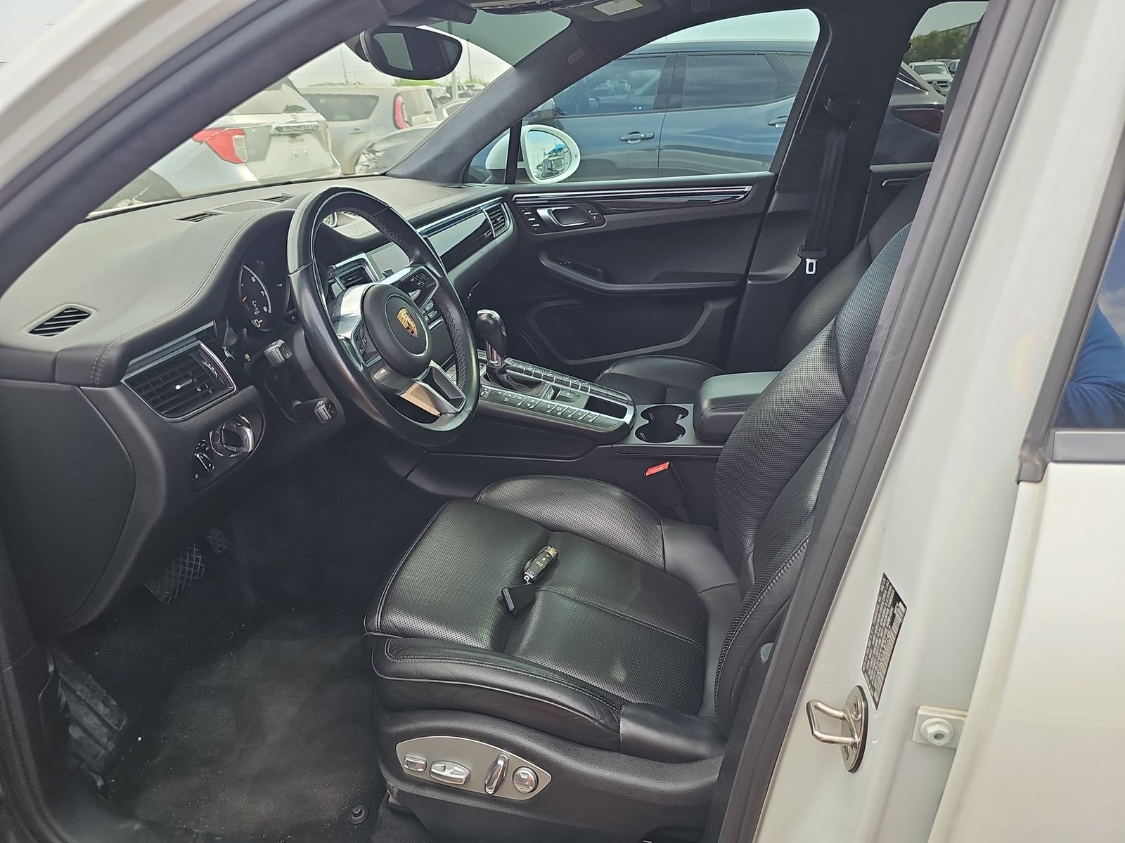 2018 Porsche Macan Turbo AWD