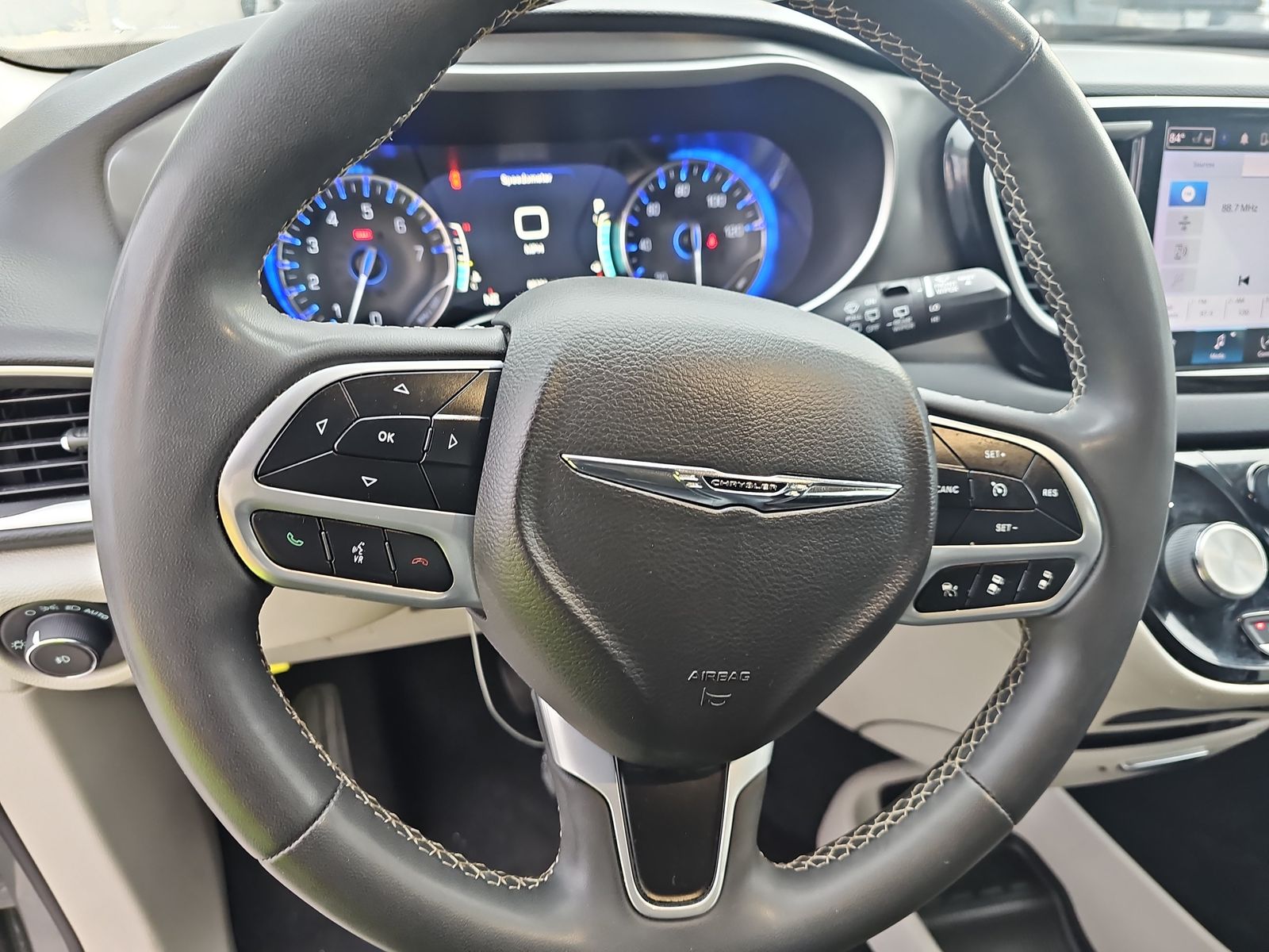 2022 Chrysler Pacifica Touring L FWD