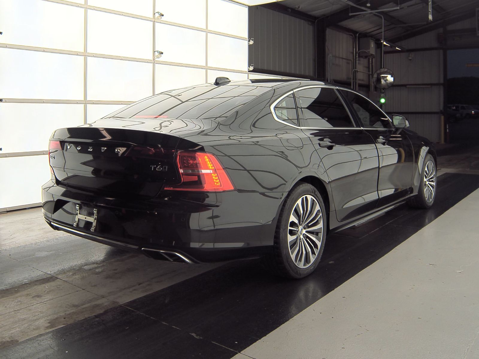 2020 Volvo S90 T6 Momentum AWD