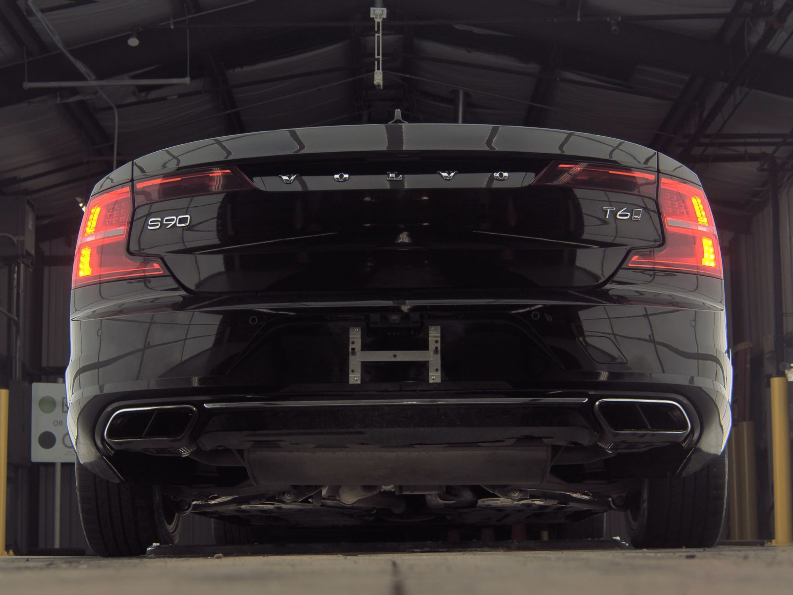 2020 Volvo S90 T6 Momentum AWD