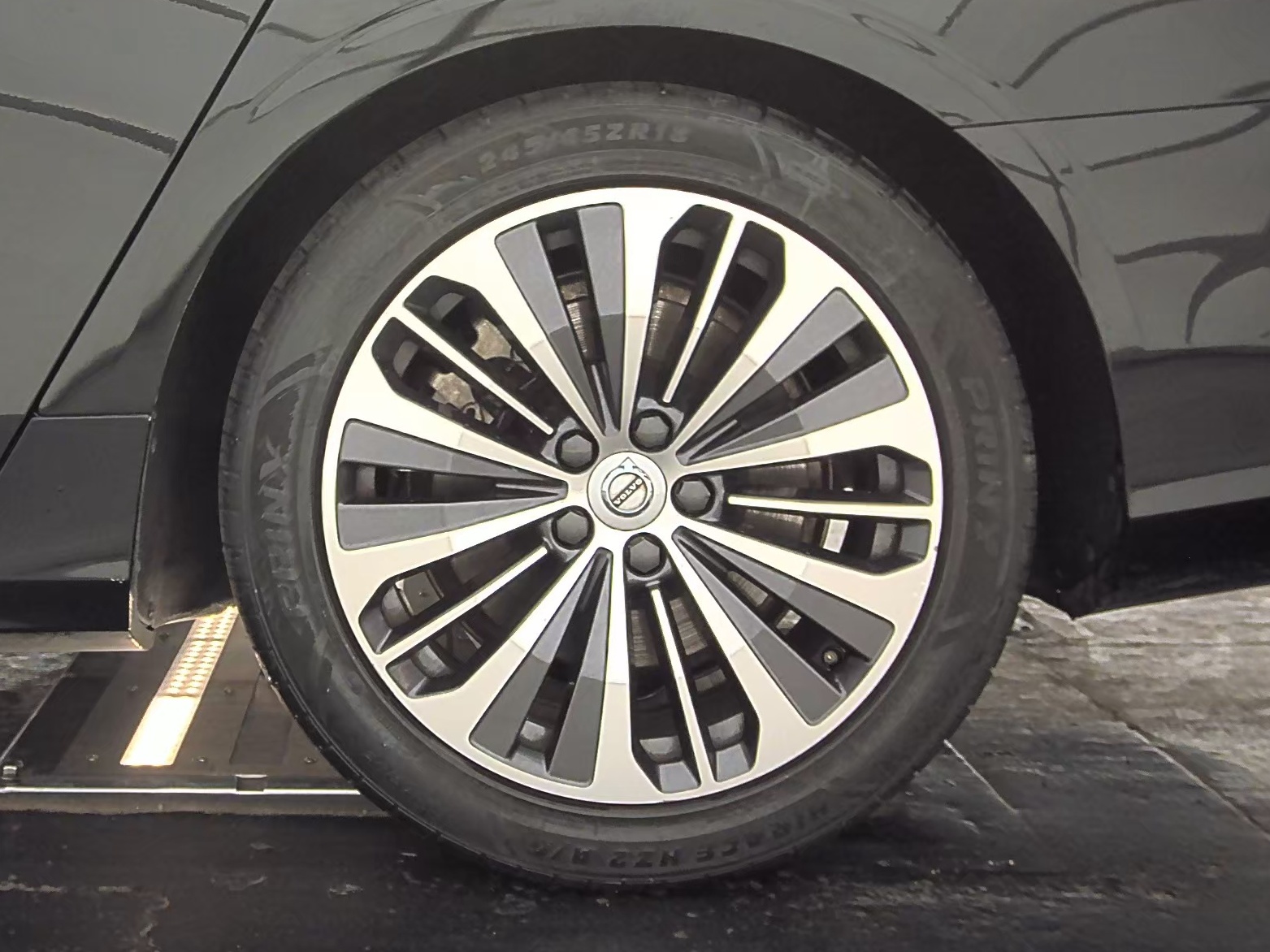 2020 Volvo S90 T6 Momentum AWD