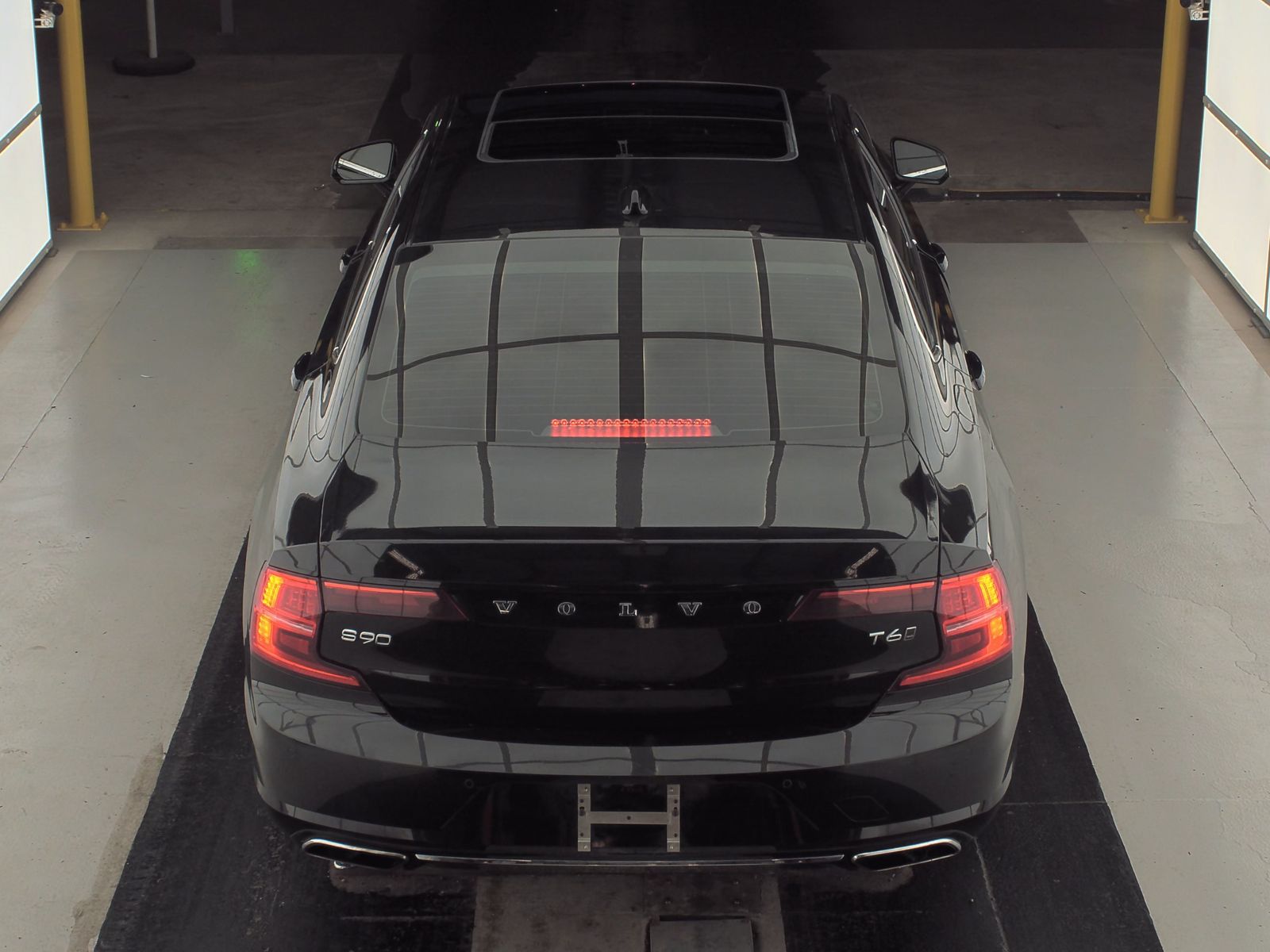 2020 Volvo S90 T6 Momentum AWD