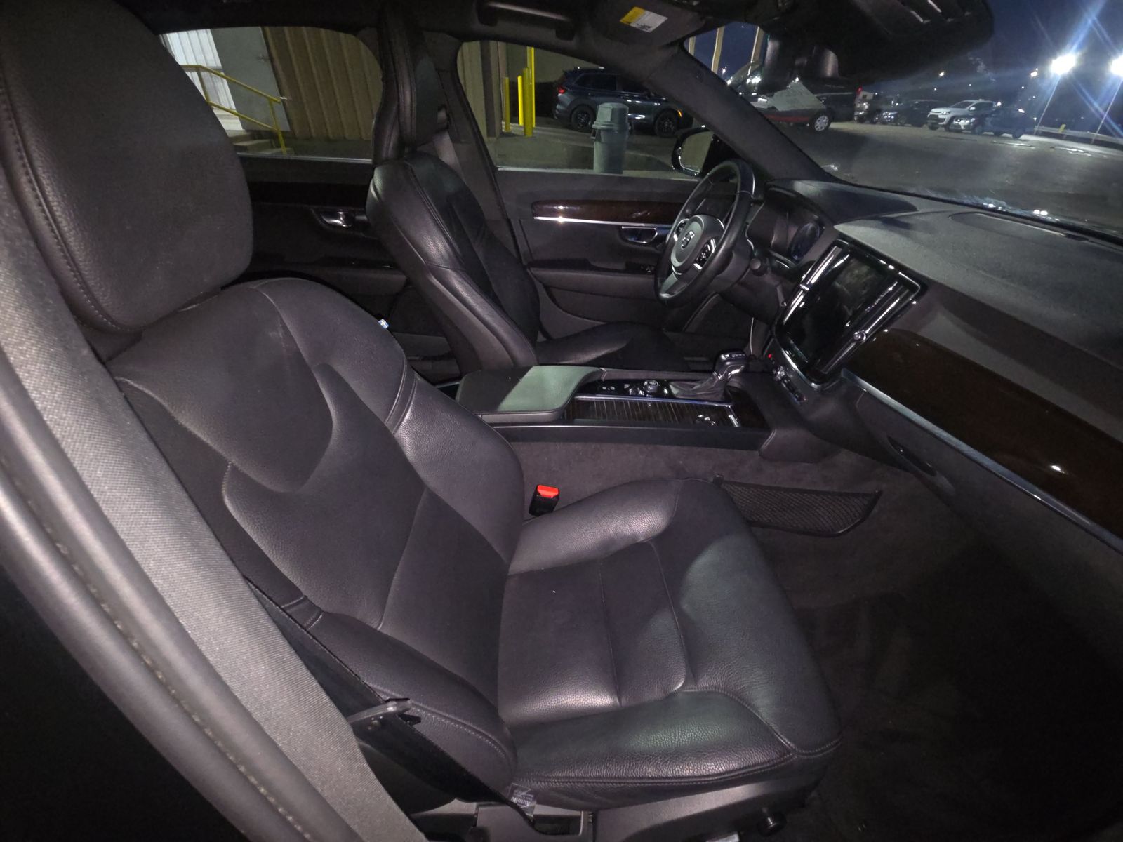 2020 Volvo S90 T6 Momentum AWD