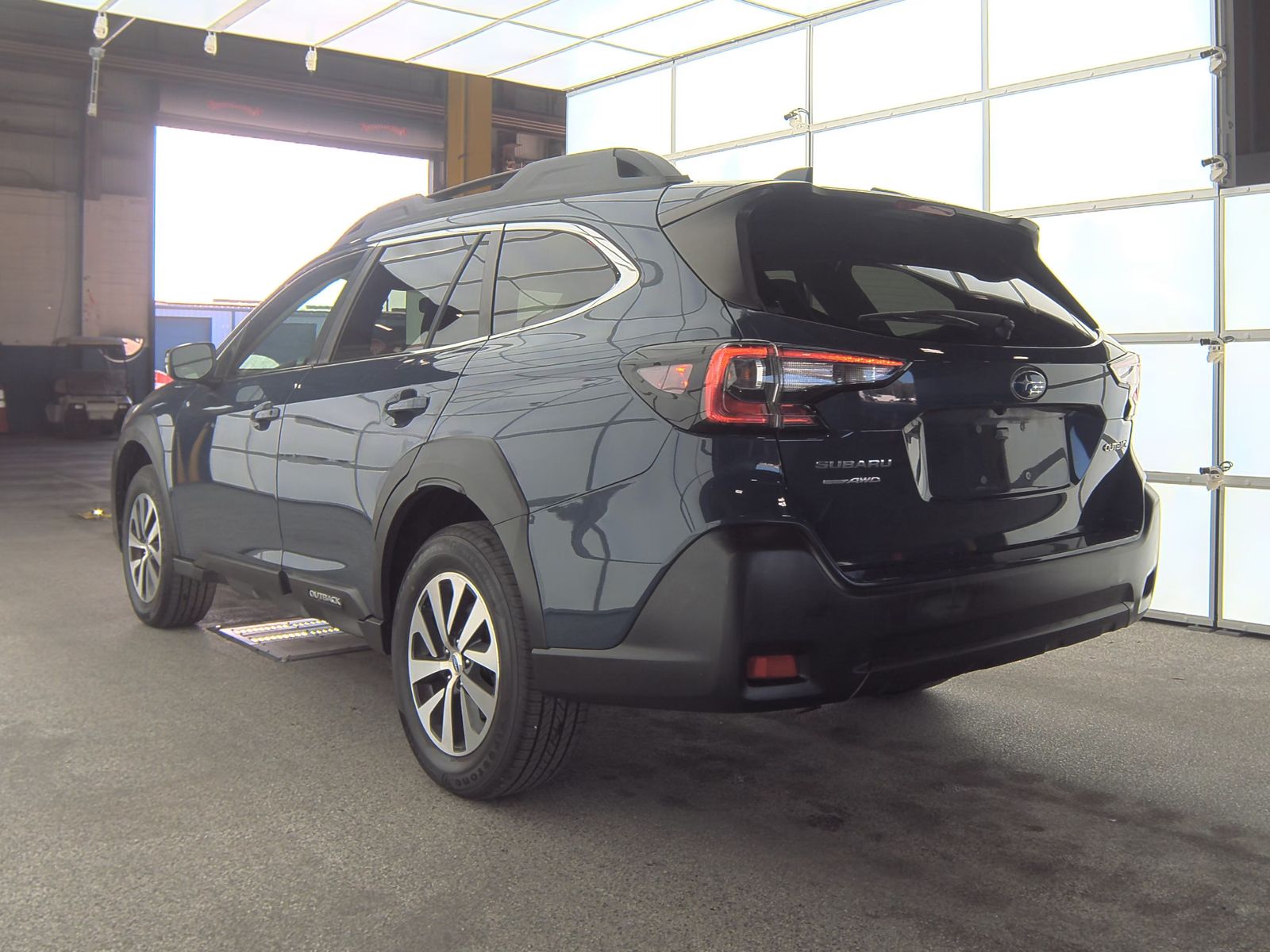 2023 Subaru Outback Premium AWD