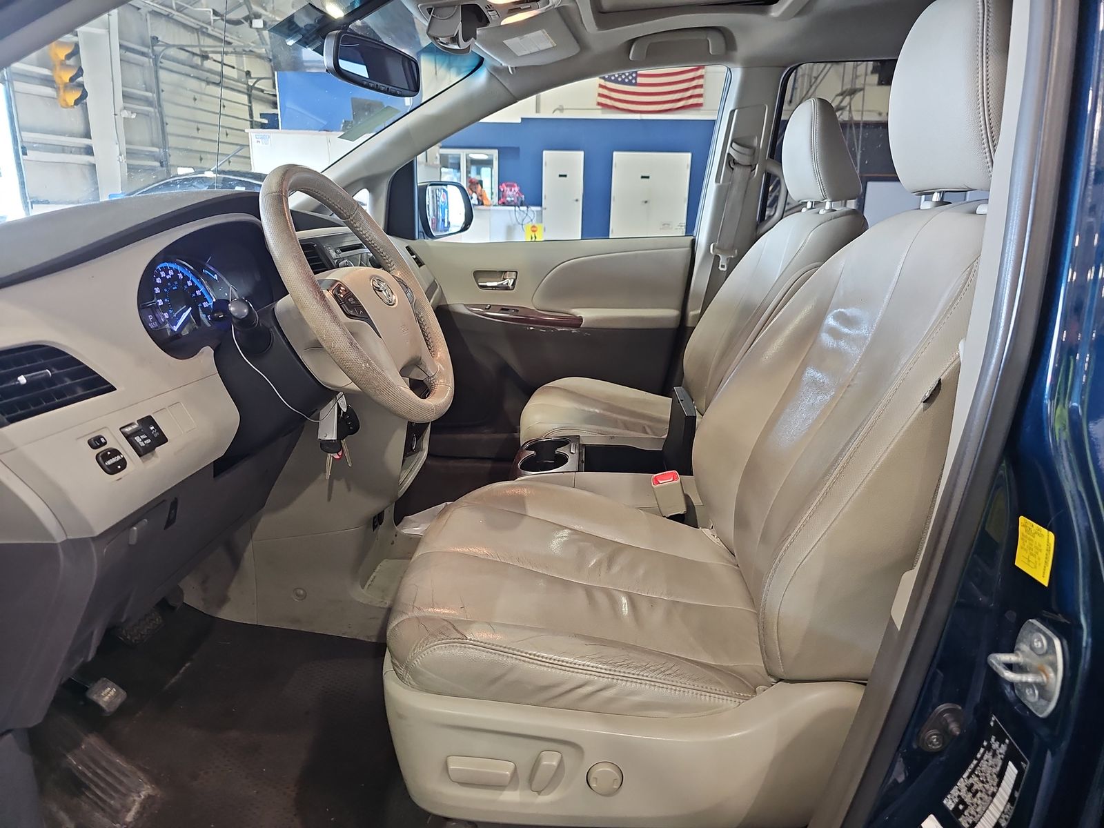 2011 Toyota Sienna XLE FWD