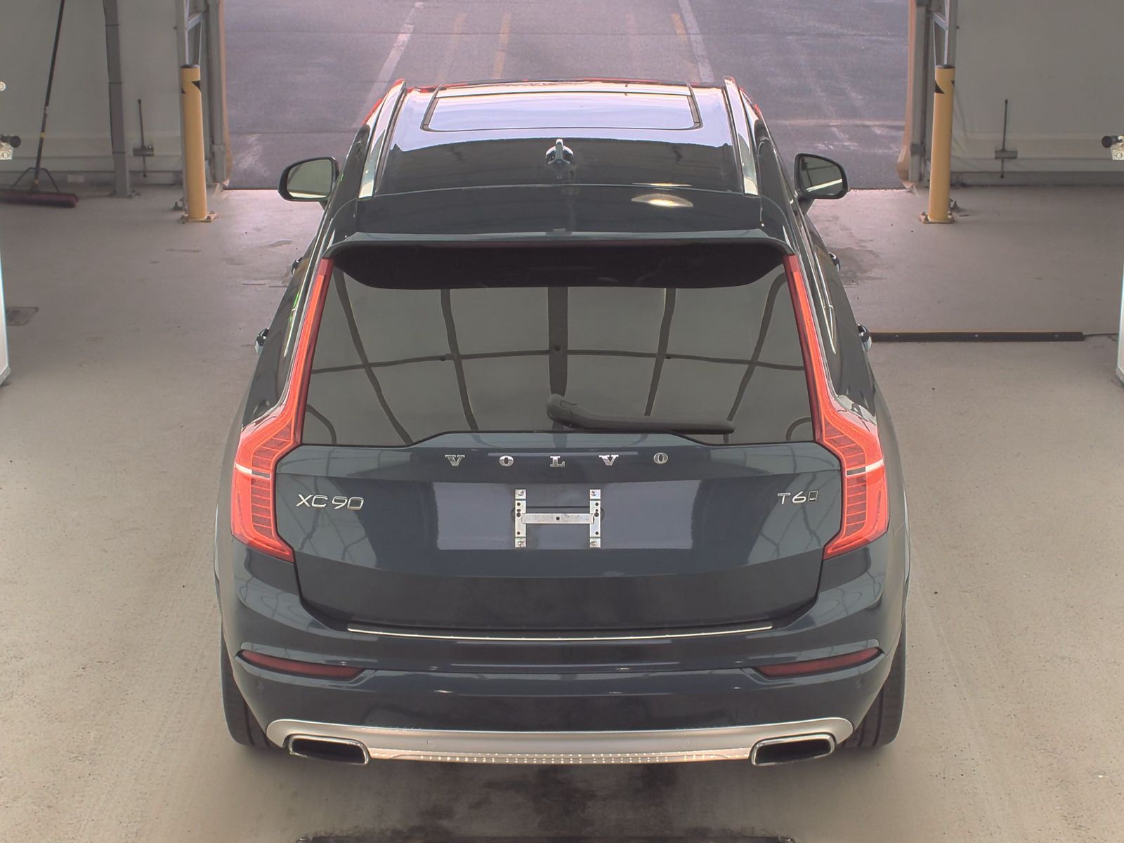 2020 Volvo XC90 T6 Momentum AWD