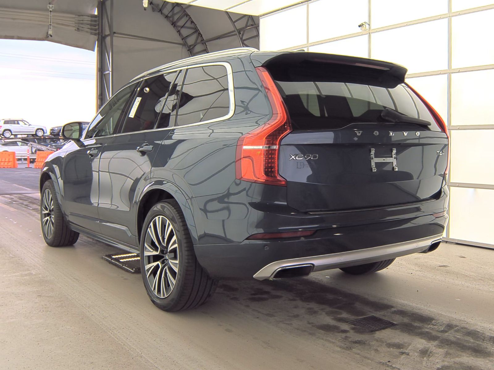2020 Volvo XC90 T6 Momentum AWD