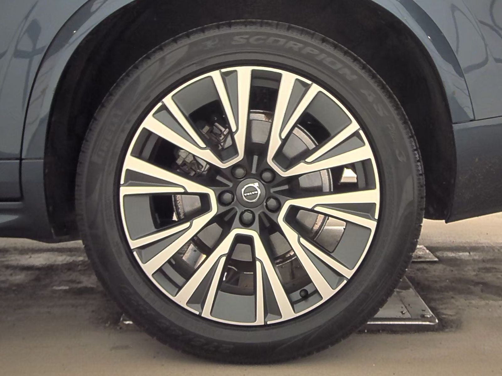 2020 Volvo XC90 T6 Momentum AWD