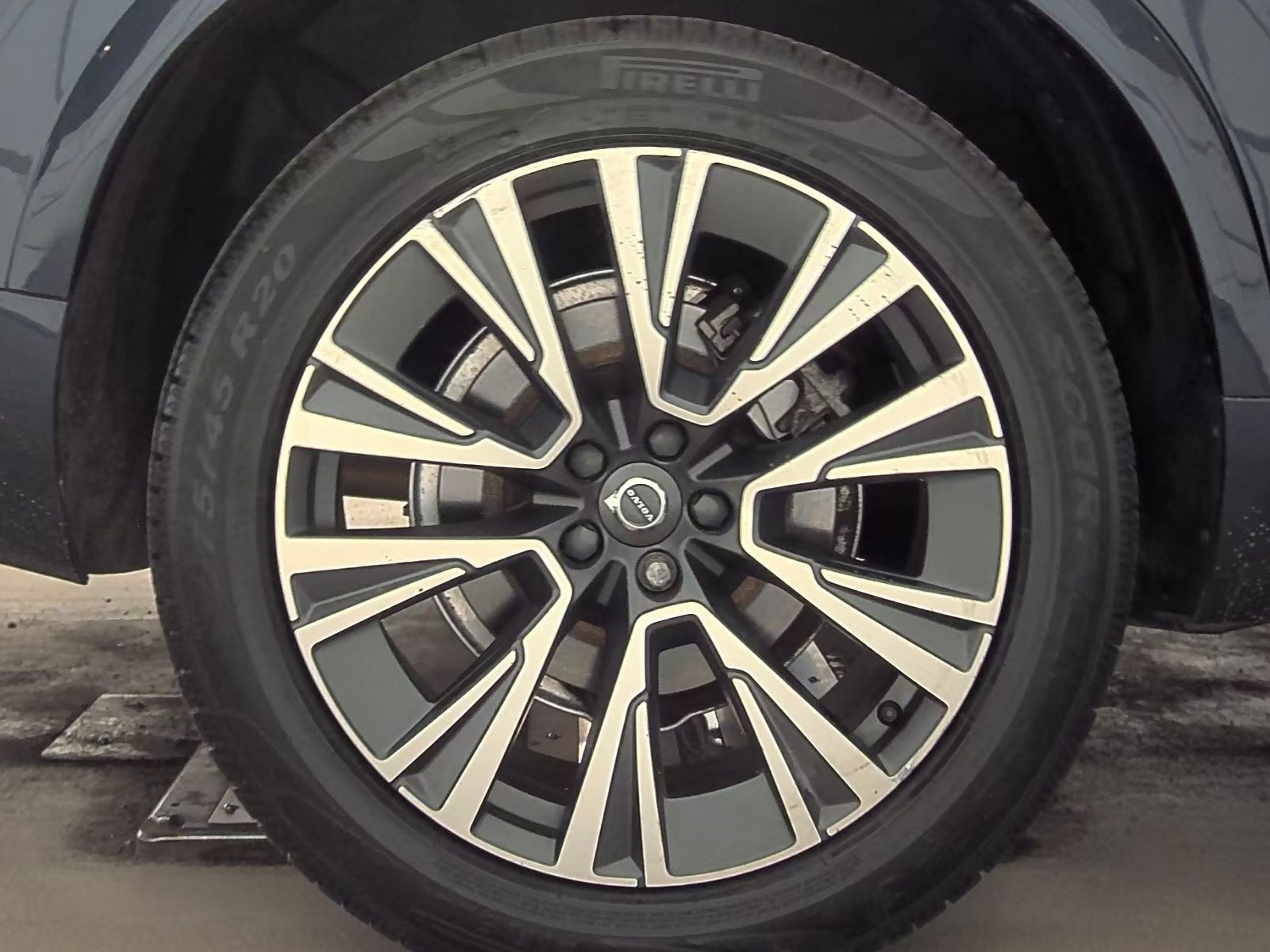 2020 Volvo XC90 T6 Momentum AWD