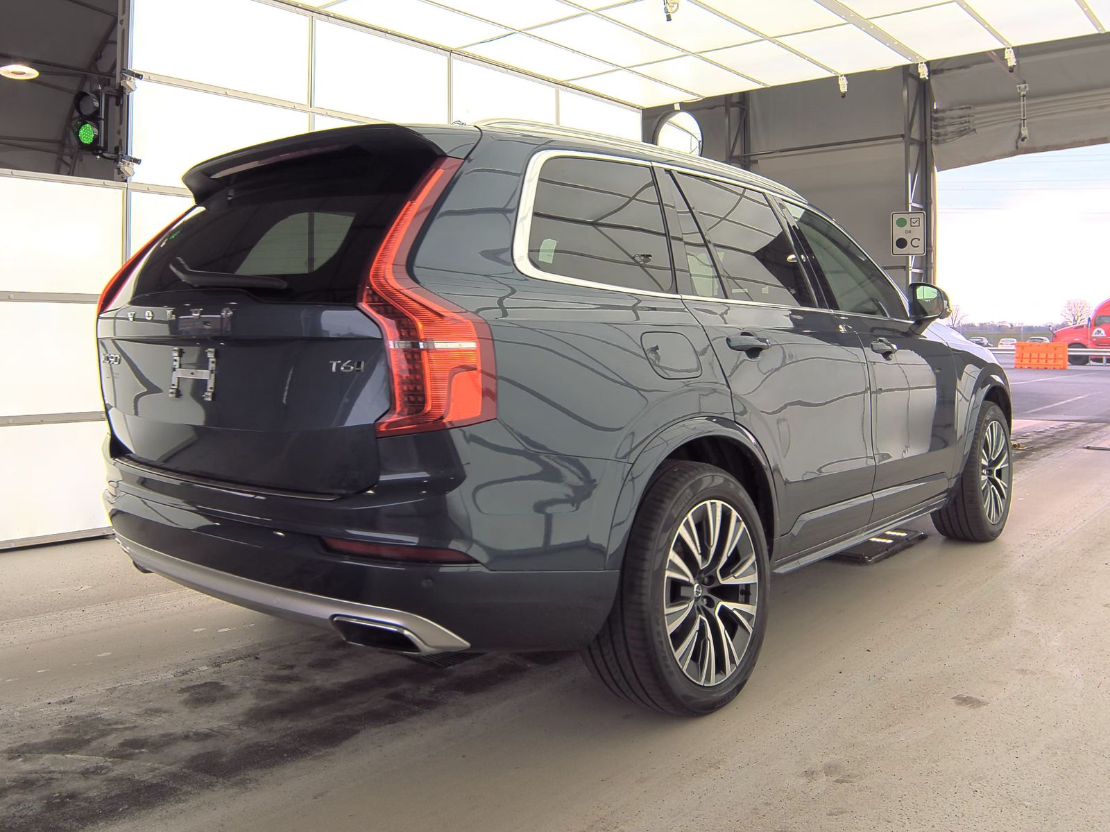 2020 Volvo XC90 T6 Momentum AWD