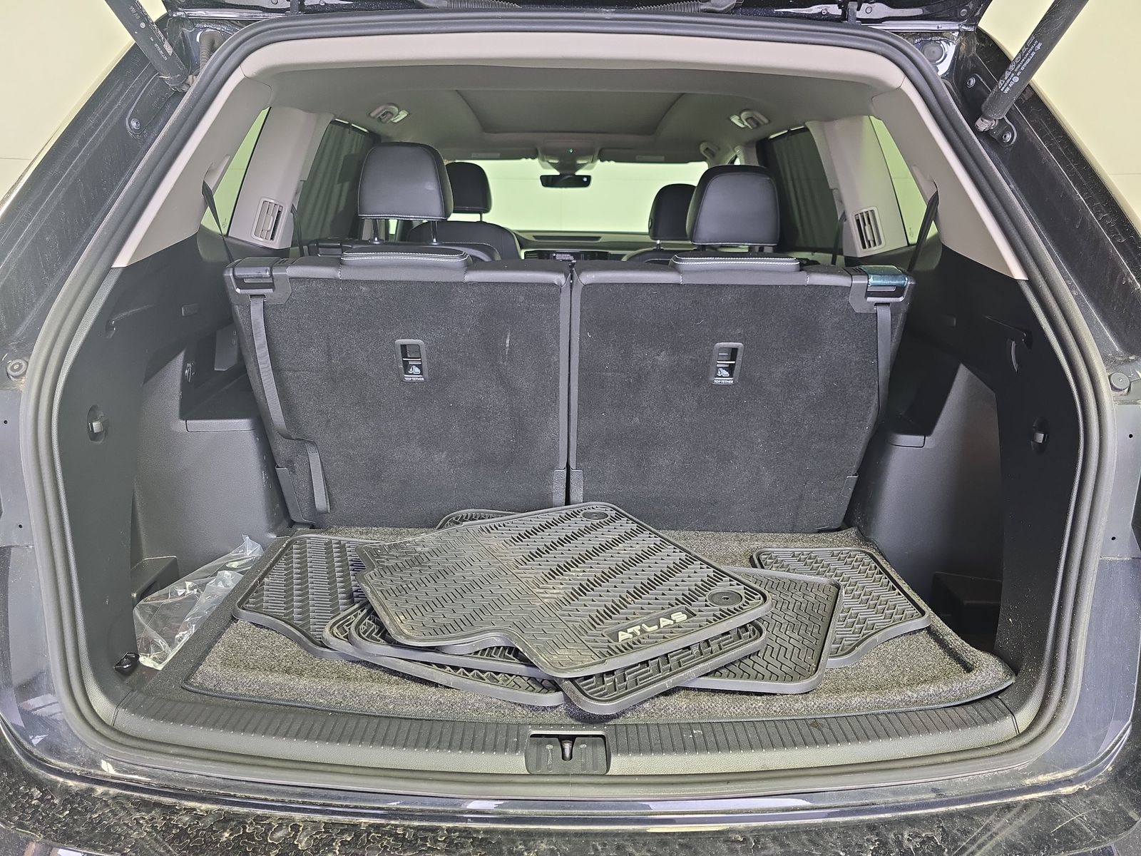 2023 Volkswagen Atlas 3.6L V6 SEL R-Line Black AWD