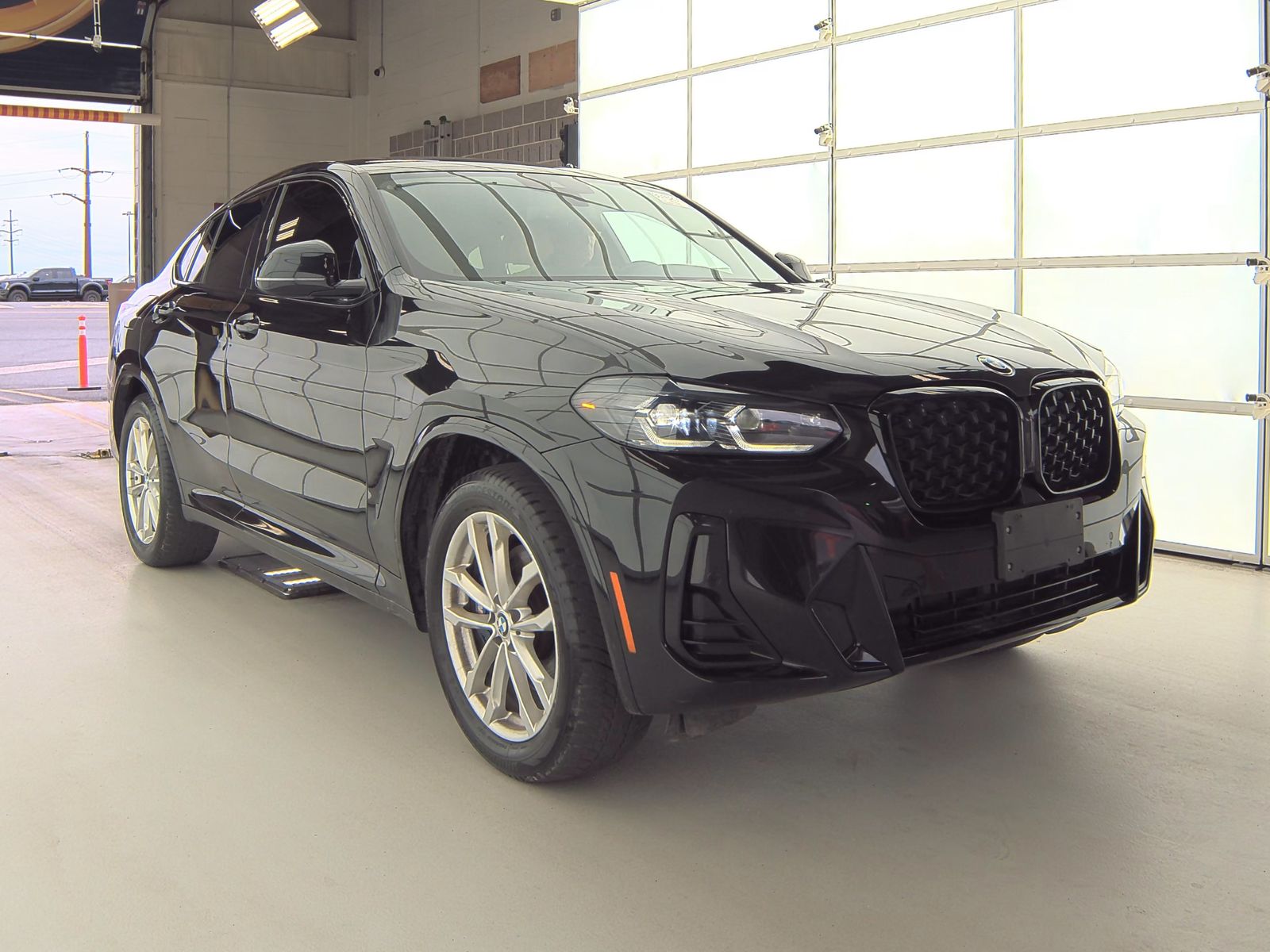 2022 BMW X4 xDrive30i AWD