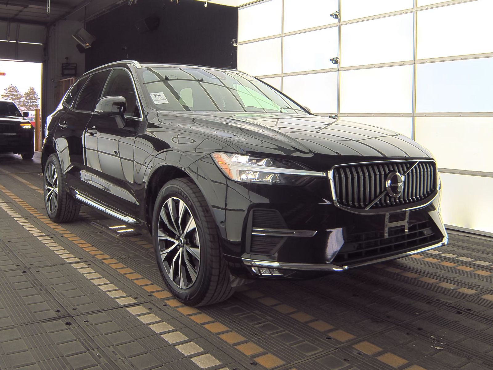 2023 Volvo XC60 B5 Plus AWD