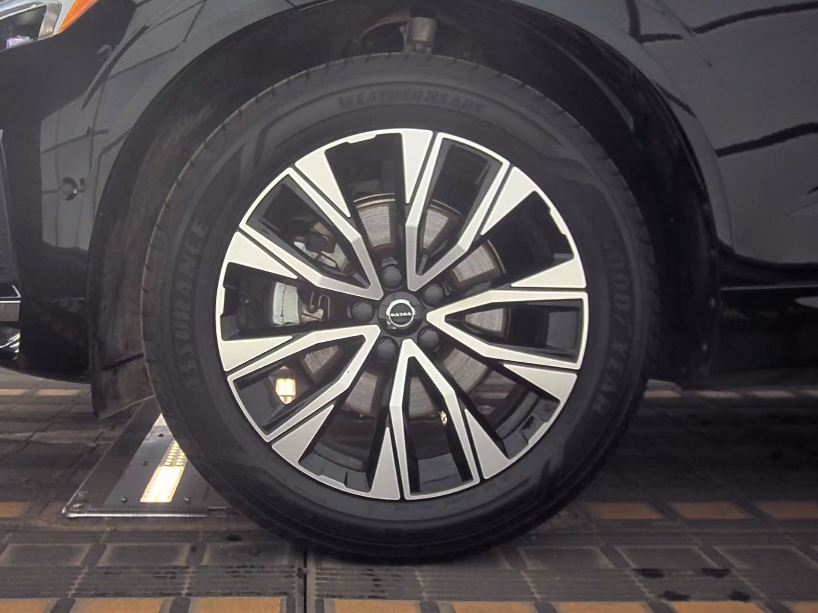 2023 Volvo XC60 B5 Plus AWD