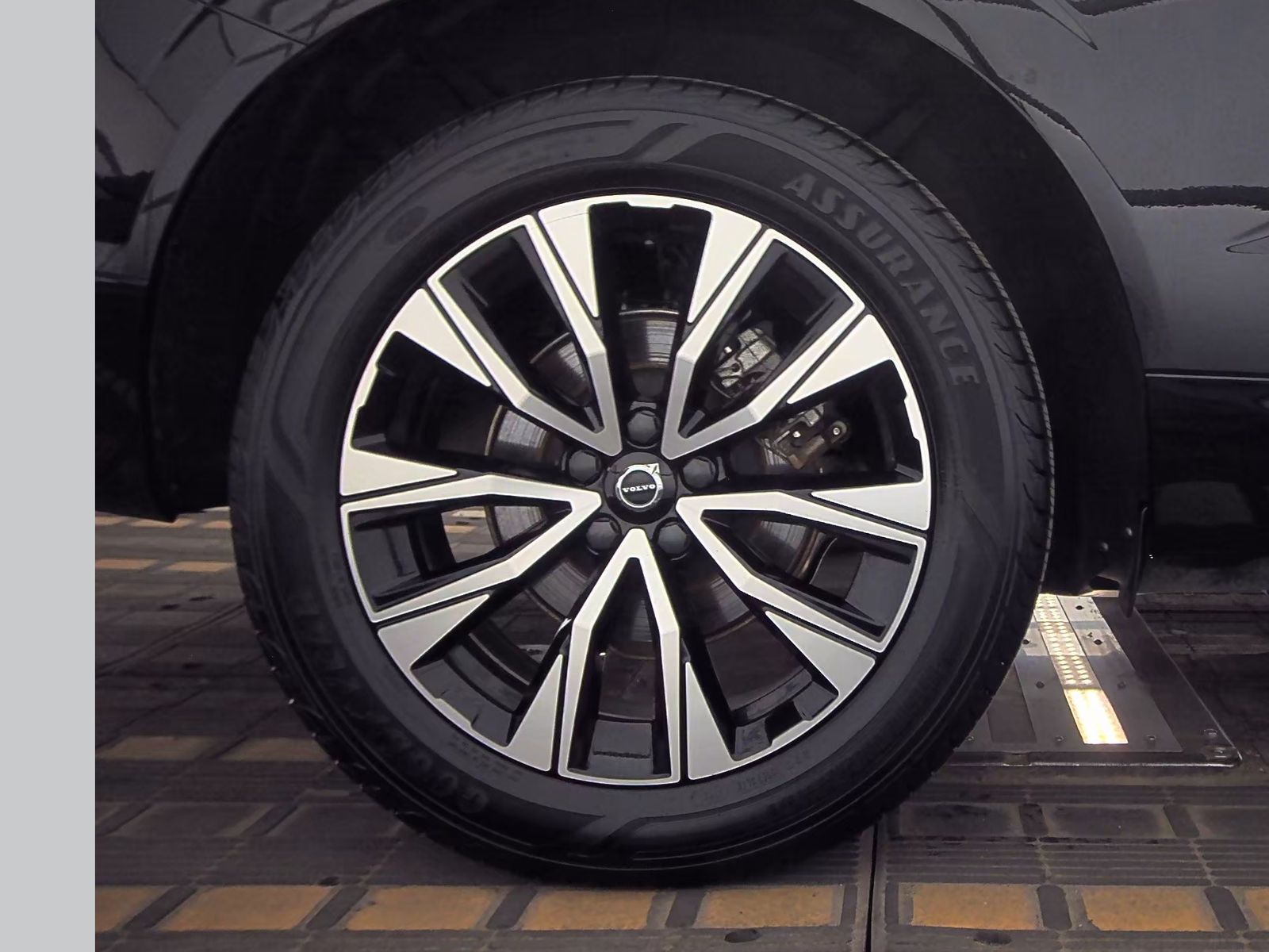 2023 Volvo XC60 B5 Plus AWD