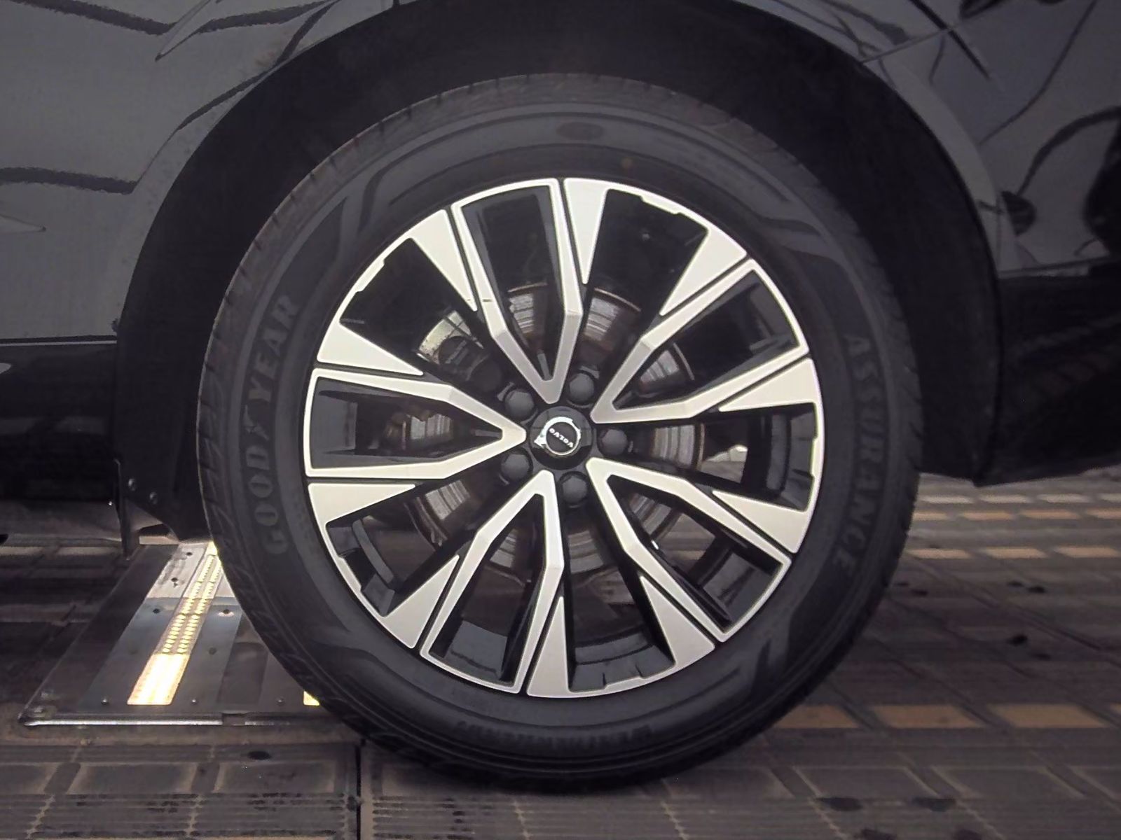 2023 Volvo XC60 B5 Plus AWD