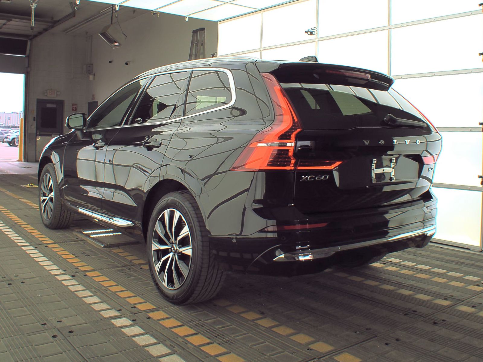 2023 Volvo XC60 B5 Plus AWD