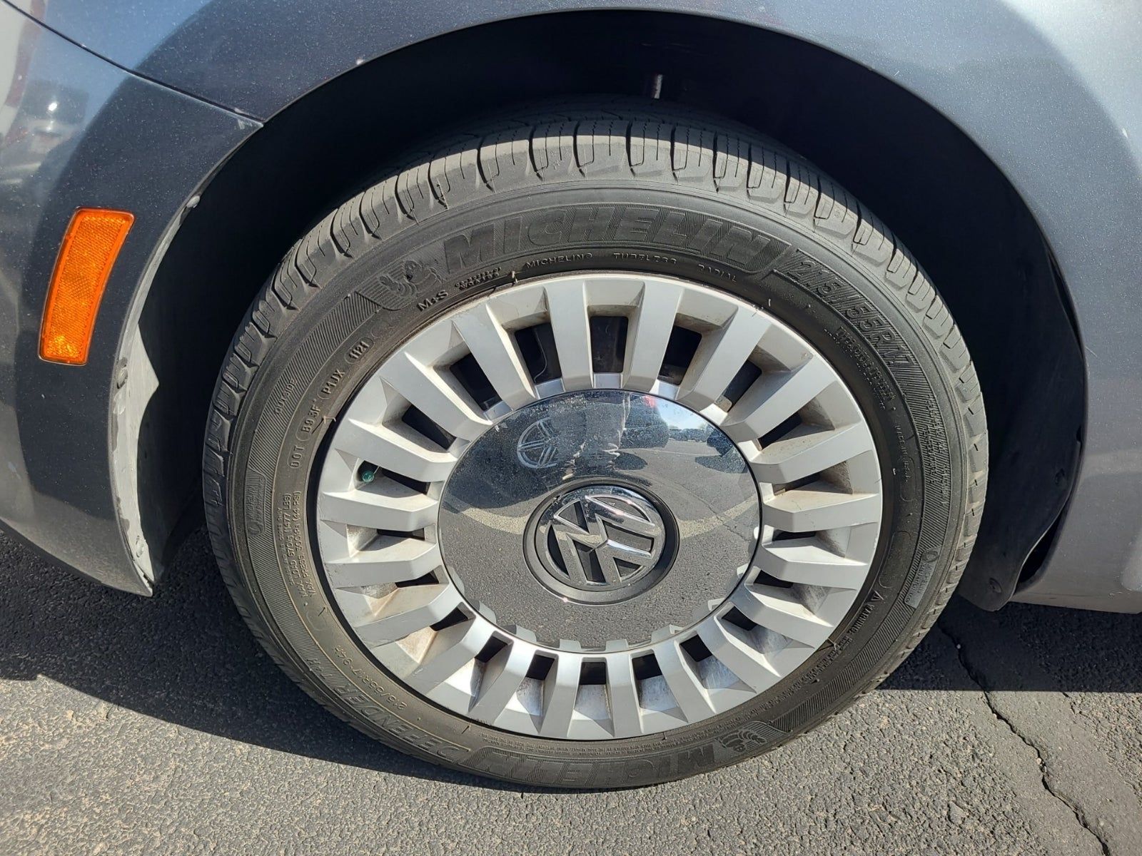 2014 Volkswagen Beetle 2.5L FWD