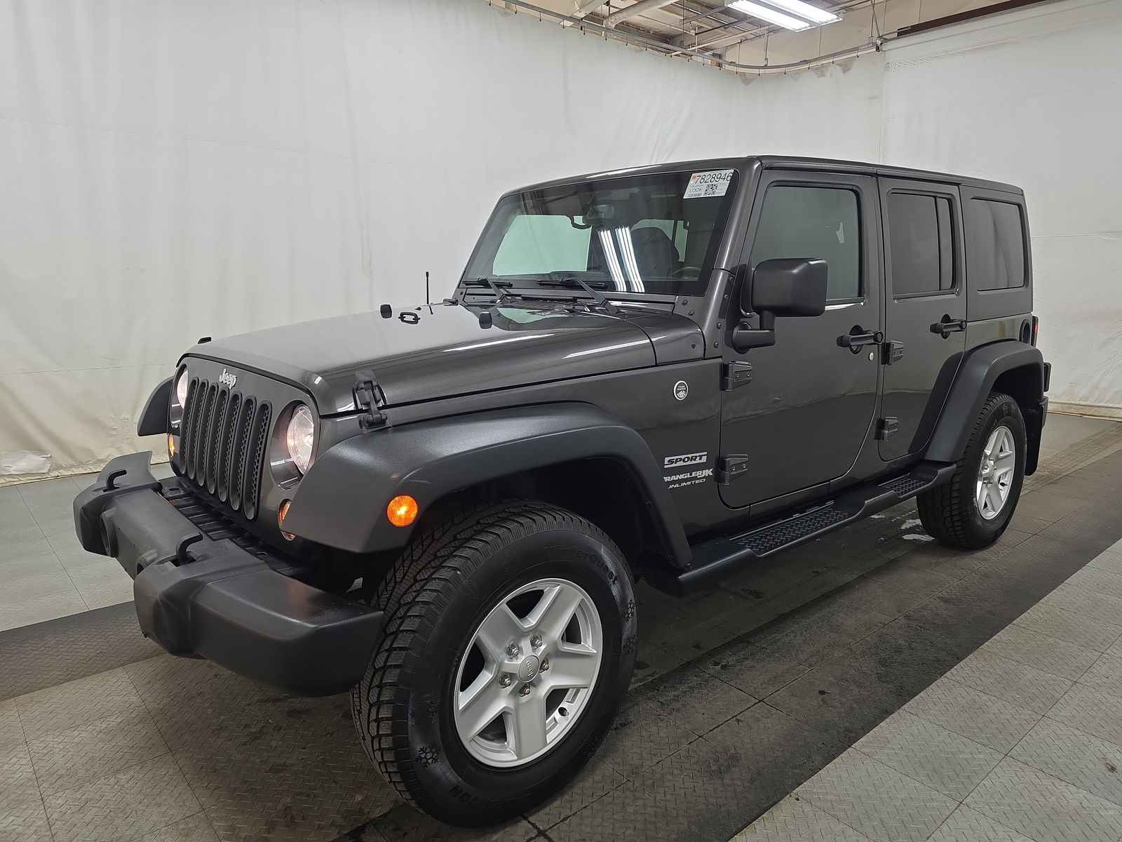 Авто з сша Jeep Wrangler JK Unlimited