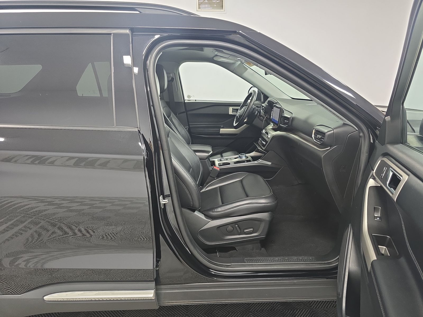 2021 Ford Explorer XLT AWD