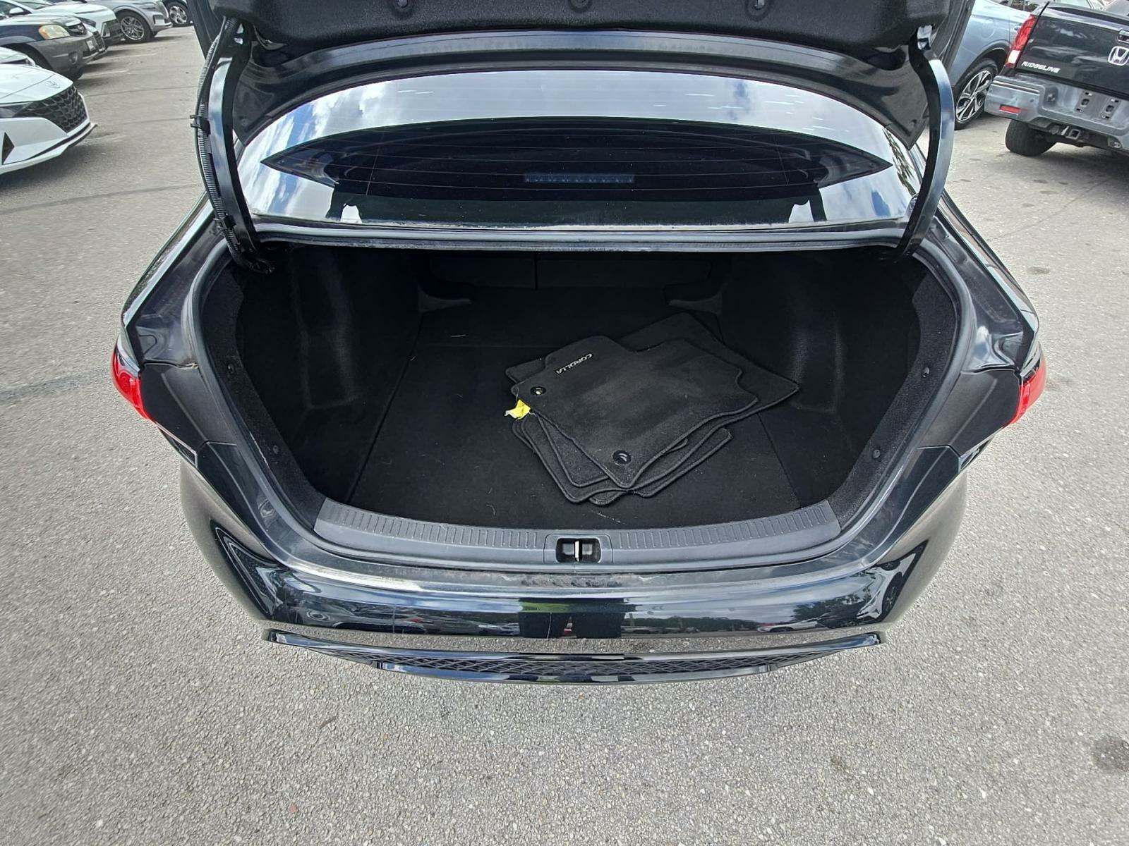 2021 Toyota Corolla SE Nightshade Edition FWD