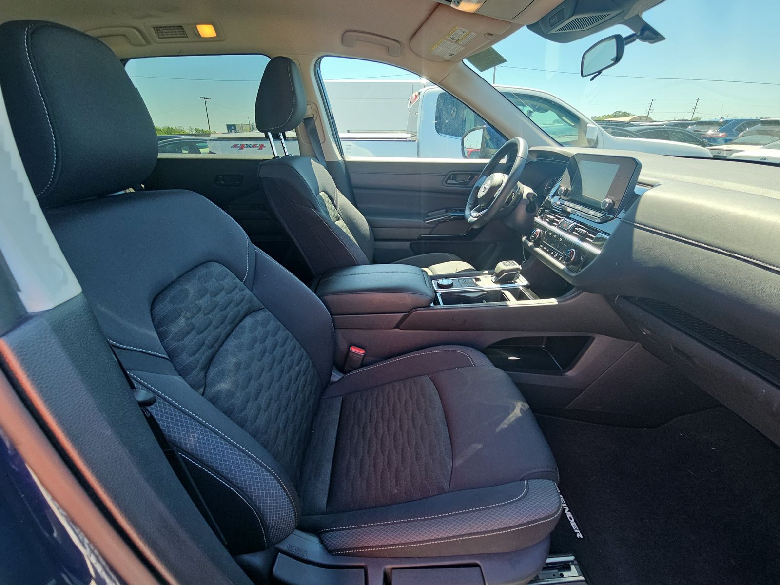 2025 Nissan Pathfinder SV AWD