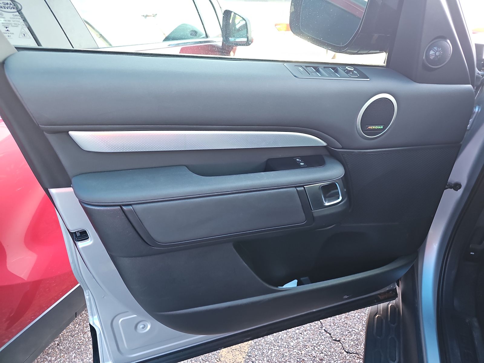 2020 Land Rover Discovery Landmark Edition AWD