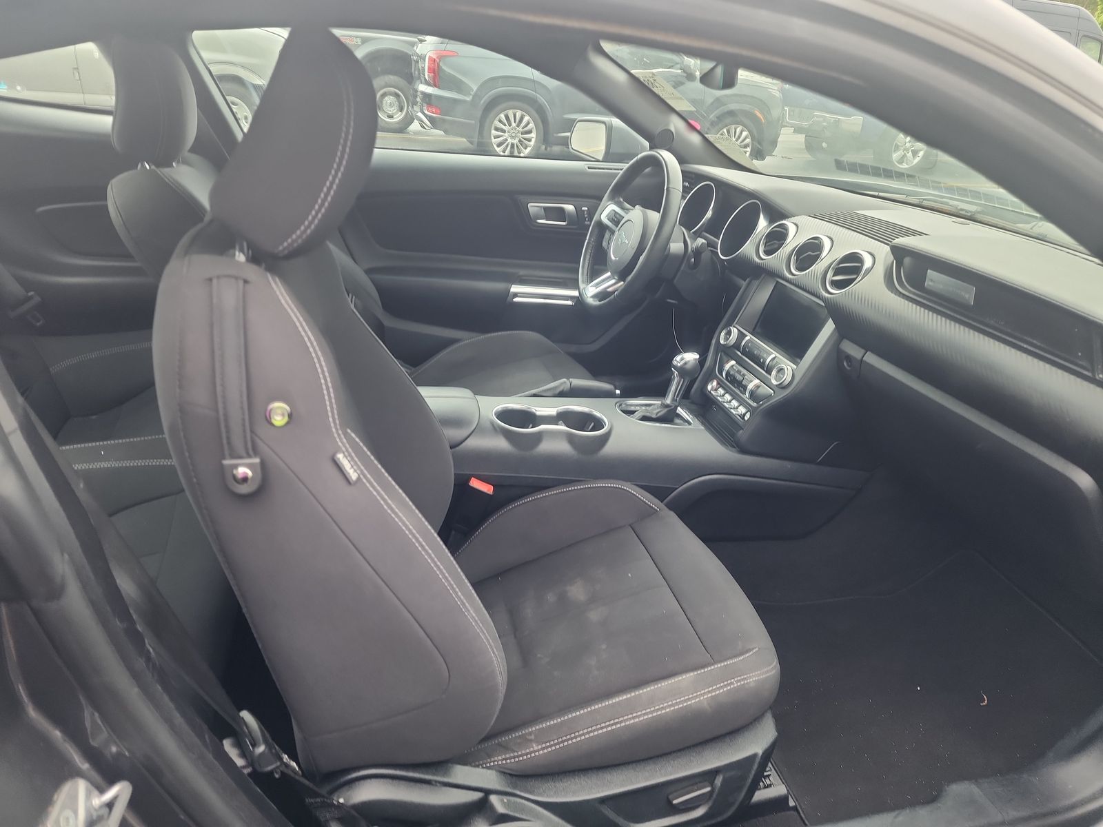 2022 Ford Mustang EcoBoost RWD