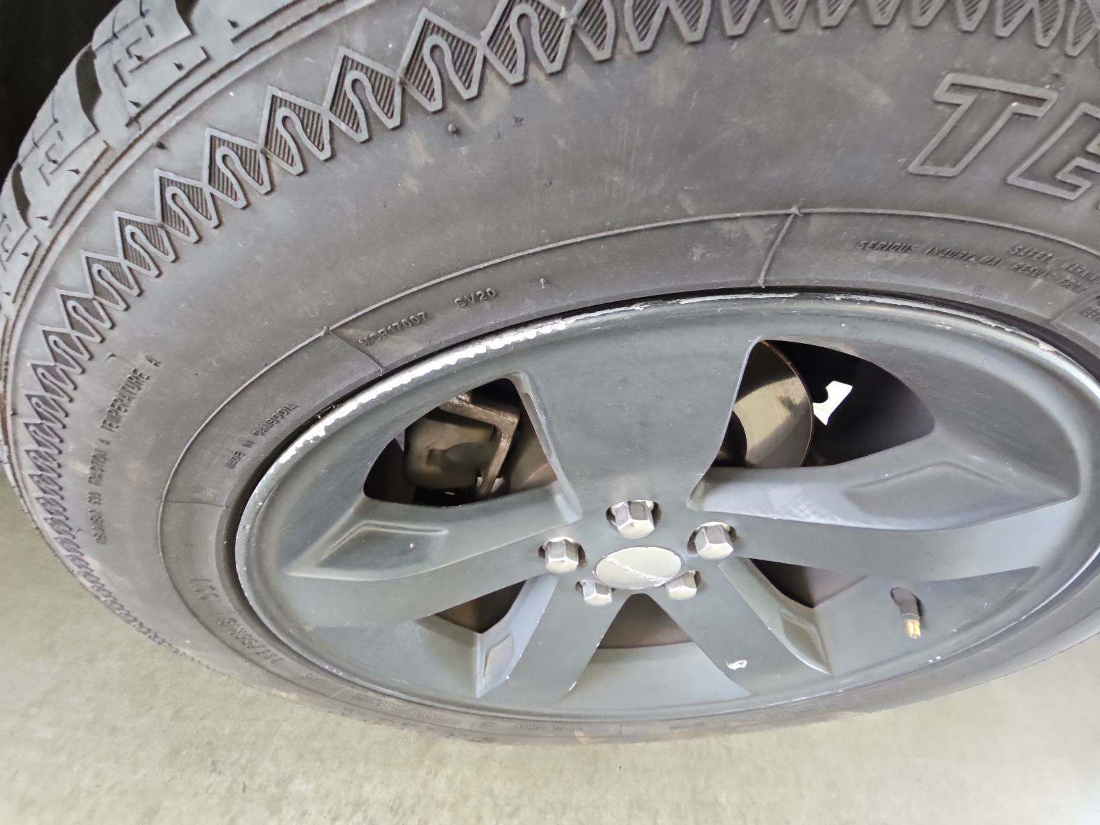 2013 Dodge Challenger SXT RWD