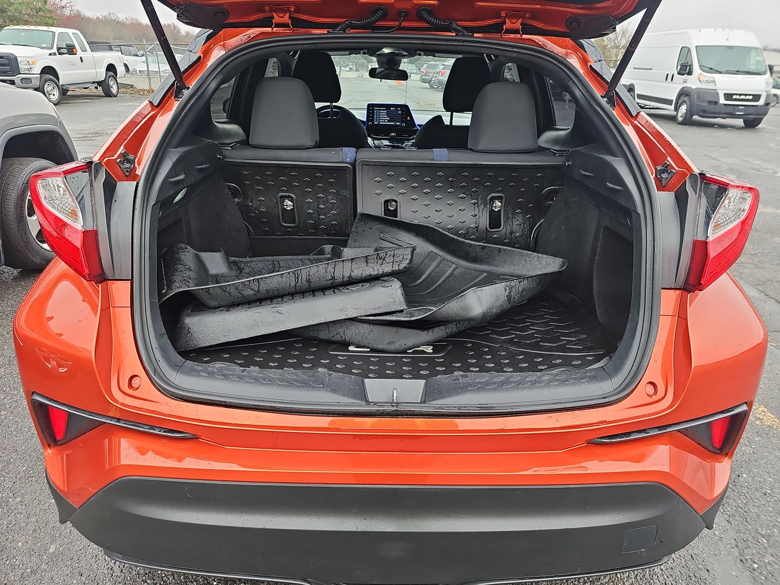 2020 Toyota C-HR XLE FWD