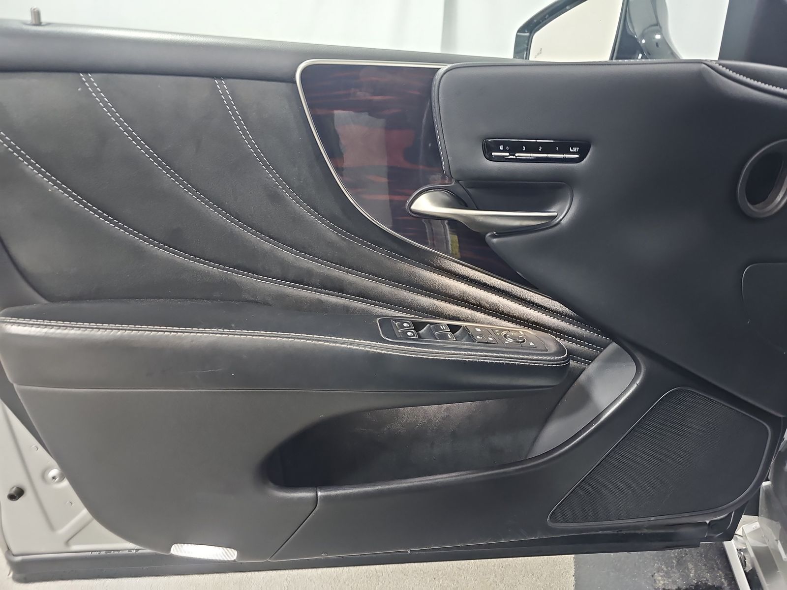 2018 Lexus LS LS 500h RWD